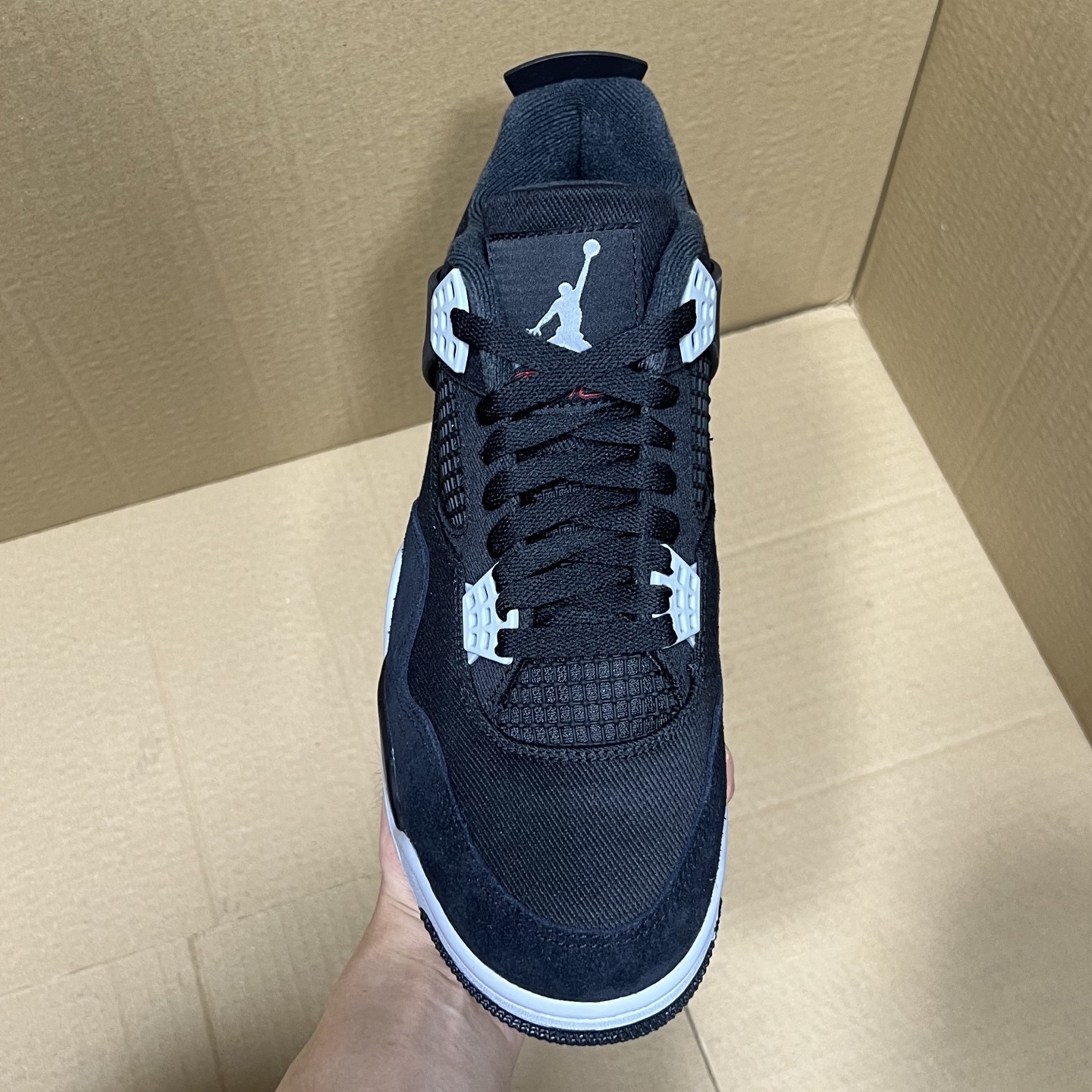 年度重磅福利！R1版AJ4系列特价！市场知名外贸R1版本！早期老的DT，懂的人都懂！品质 口碑一直在线！