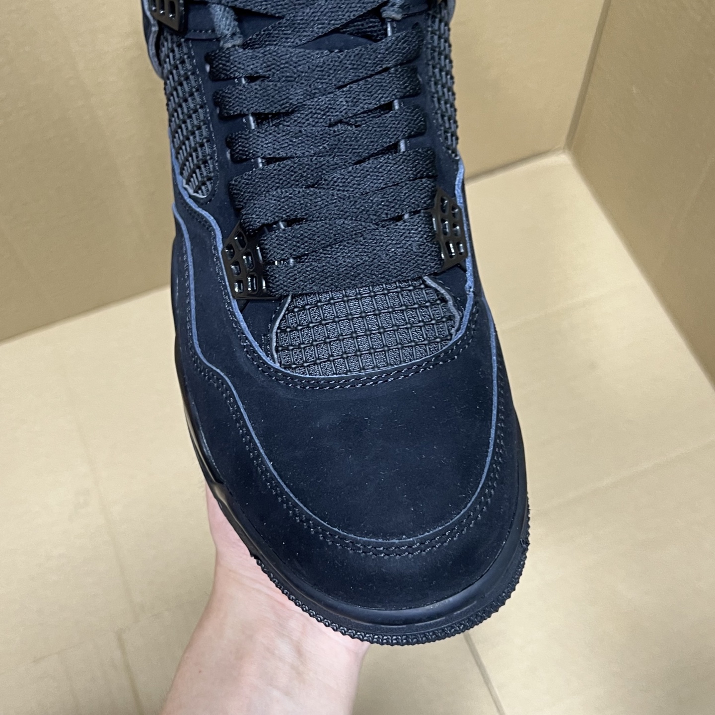 年度重磅福利！R1版AJ4系列特价！市场知名外贸R1版本！早期老的DT，懂的人都懂！品质 口碑一直在线！