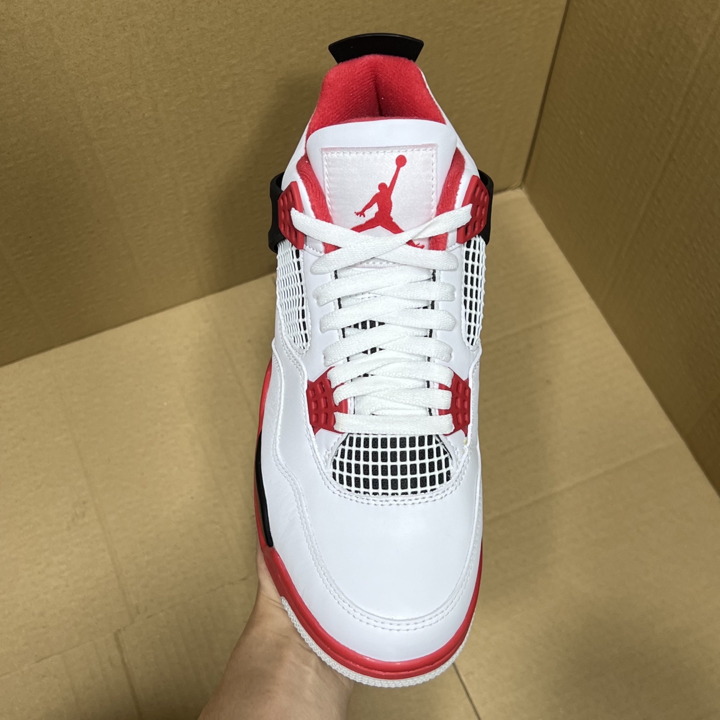 年度重磅福利！R1版AJ4系列特价！市场知名外贸R1版本！早期老的DT，懂的人都懂！品质 口碑一直在线！