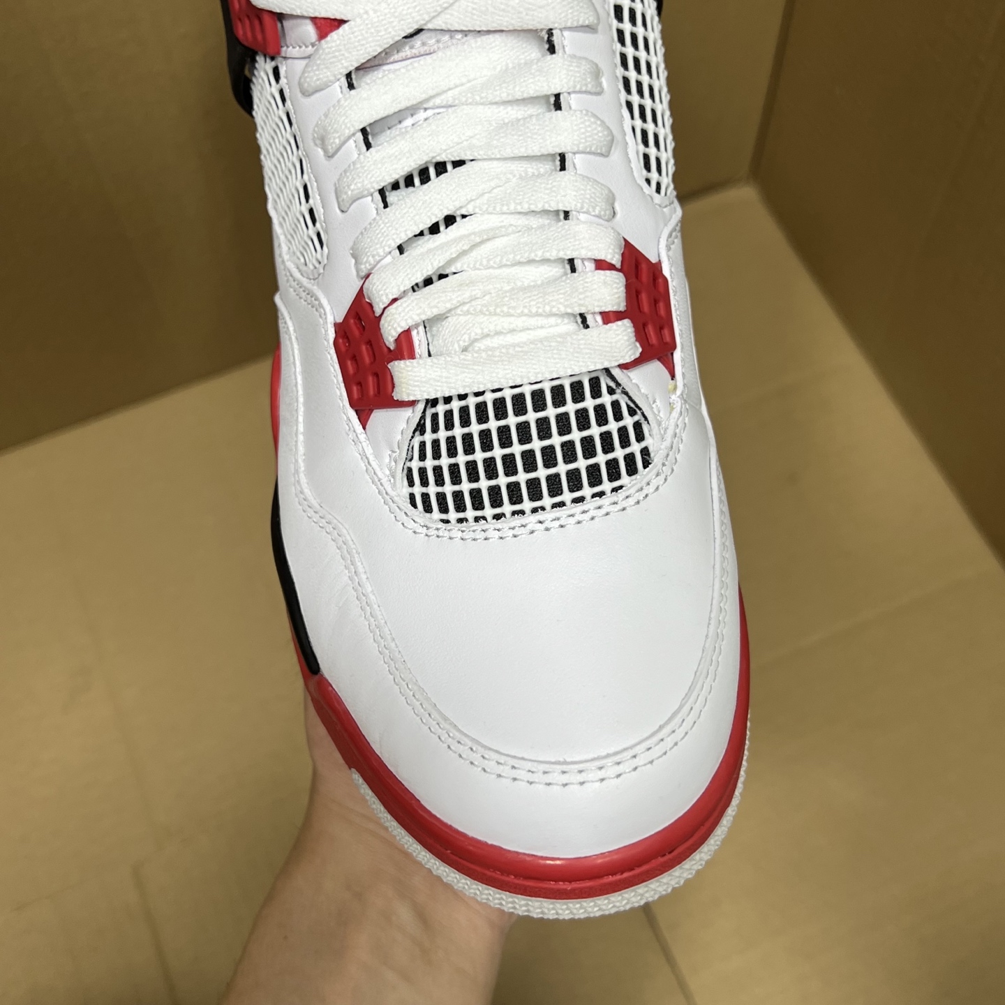 年度重磅福利！R1版AJ4系列特价！市场知名外贸R1版本！早期老的DT，懂的人都懂！品质 口碑一直在线！