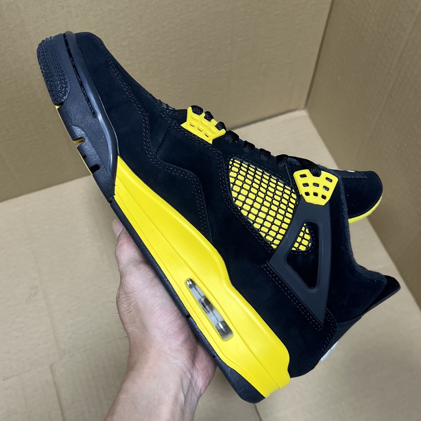 年度重磅福利！R1版AJ4系列特价！市场知名外贸R1版本！早期老的DT，懂的人都懂！品质 口碑一直在线！