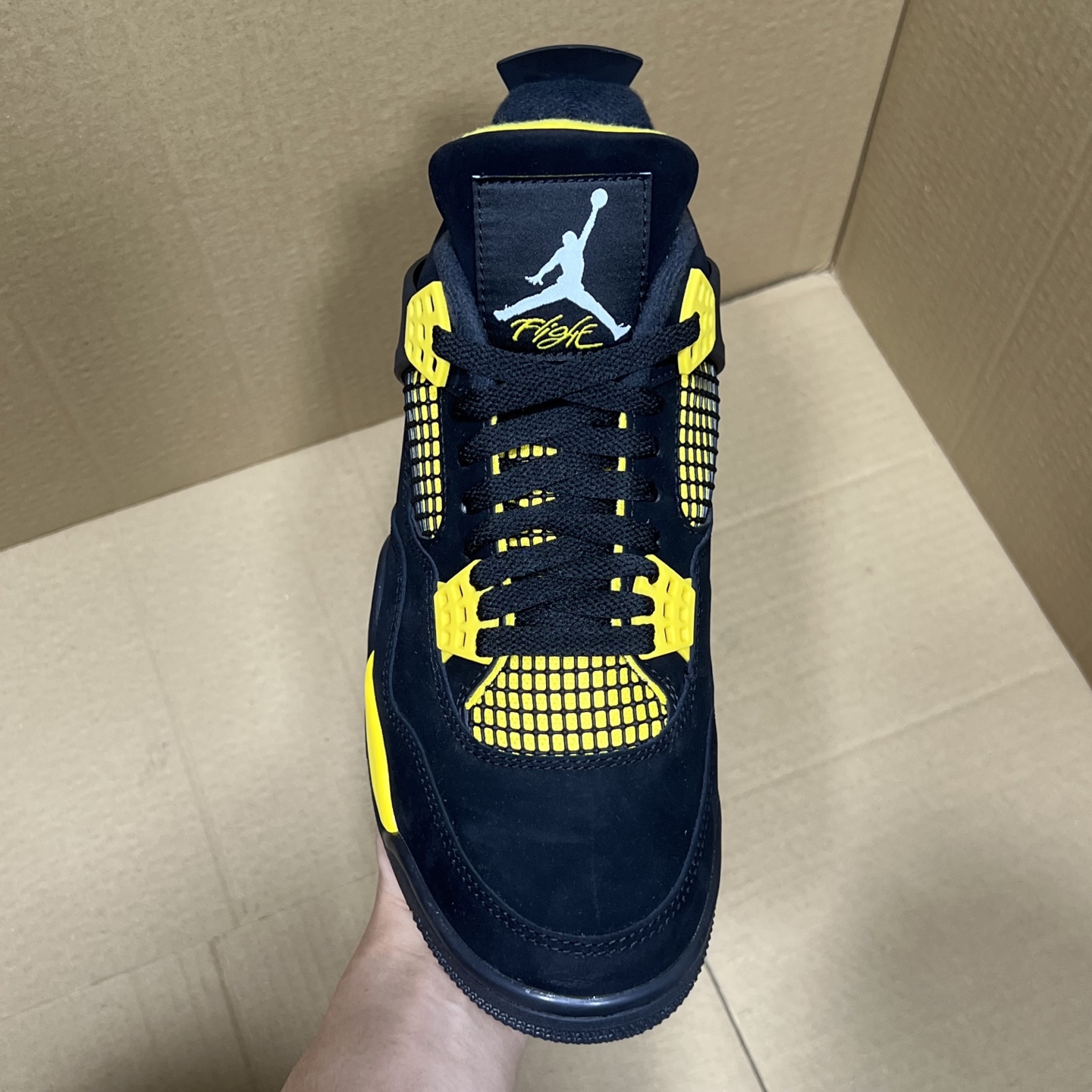 年度重磅福利！R1版AJ4系列特价！市场知名外贸R1版本！早期老的DT，懂的人都懂！品质 口碑一直在线！