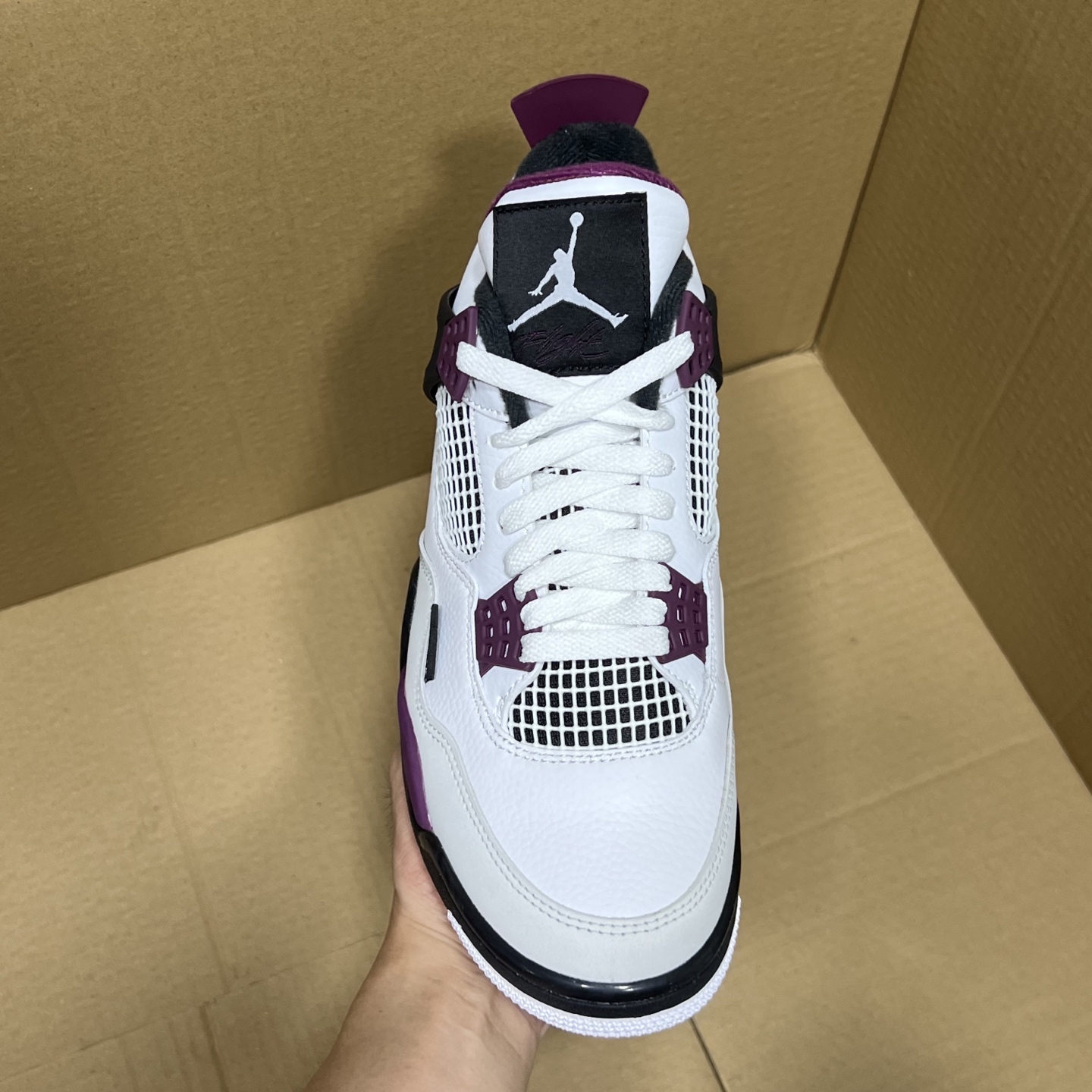 年度重磅福利！R1版AJ4系列特价！市场知名外贸R1版本！早期老的DT，懂的人都懂！品质 口碑一直在线！