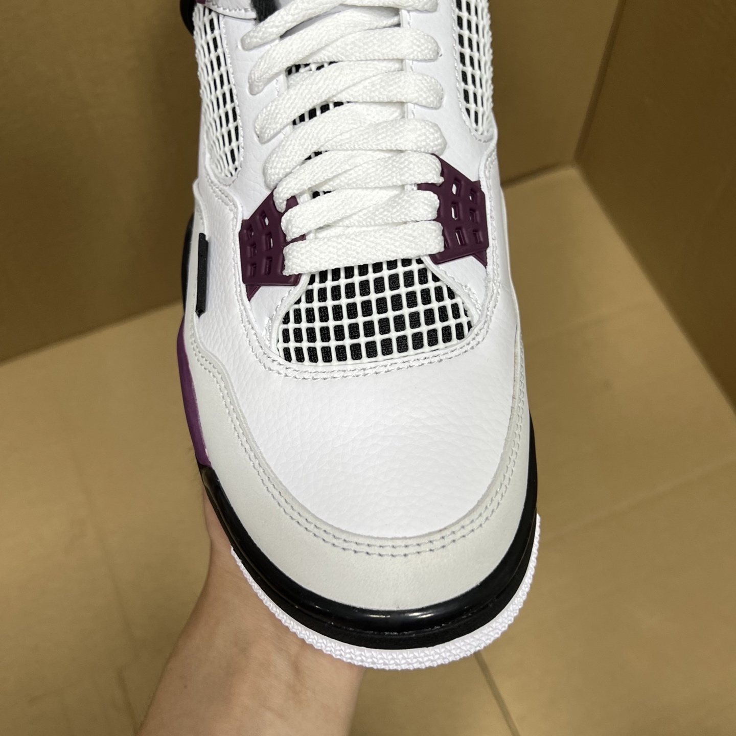 年度重磅福利！R1版AJ4系列特价！市场知名外贸R1版本！早期老的DT，懂的人都懂！品质 口碑一直在线！