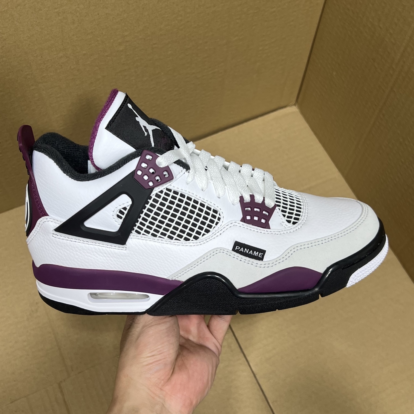 年度重磅福利！R1版AJ4系列特价！市场知名外贸R1版本！早期老的DT，懂的人都懂！品质 口碑一直在线！