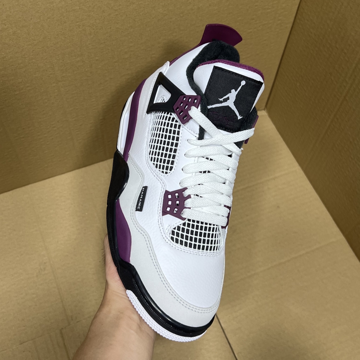 年度重磅福利！R1版AJ4系列特价！市场知名外贸R1版本！早期老的DT，懂的人都懂！品质 口碑一直在线！