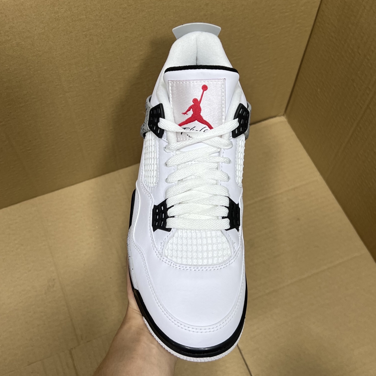 年度重磅福利！R1版AJ4系列特价！市场知名外贸R1版本！早期老的DT，懂的人都懂！品质 口碑一直在线！