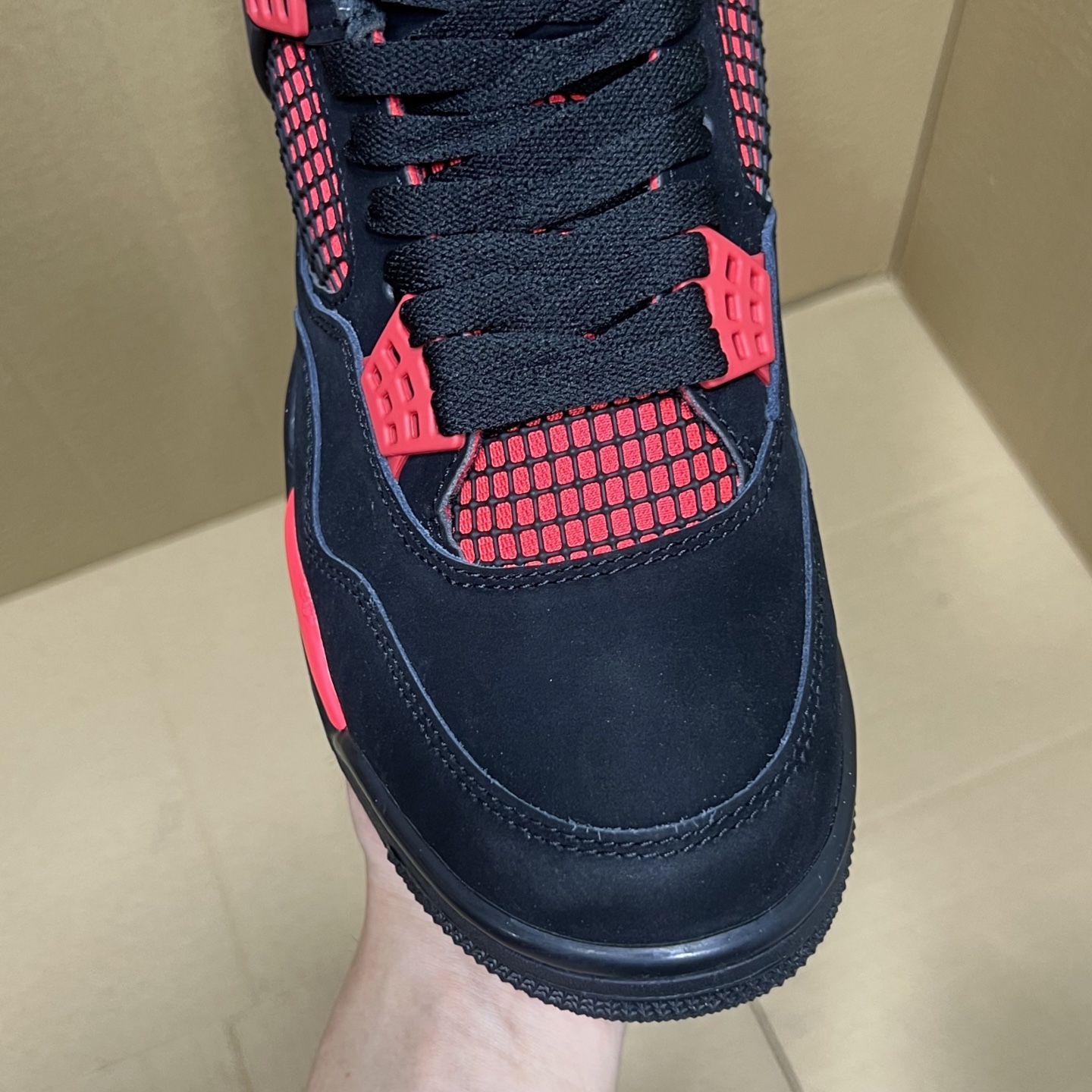 年度重磅福利！R1版AJ4系列特价！市场知名外贸R1版本！早期老的DT，懂的人都懂！品质 口碑一直在线！