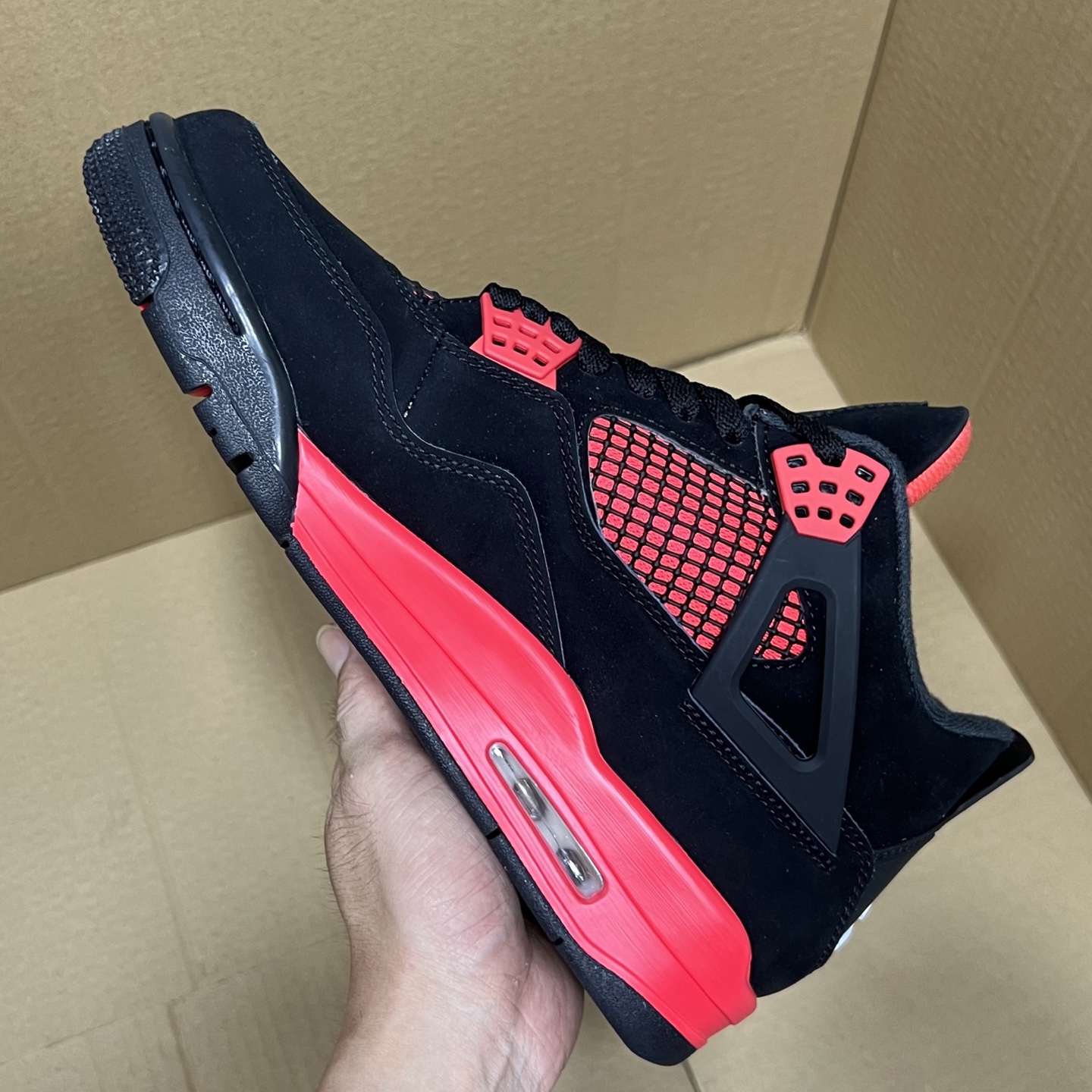 年度重磅福利！R1版AJ4系列特价！市场知名外贸R1版本！早期老的DT，懂的人都懂！品质 口碑一直在线！