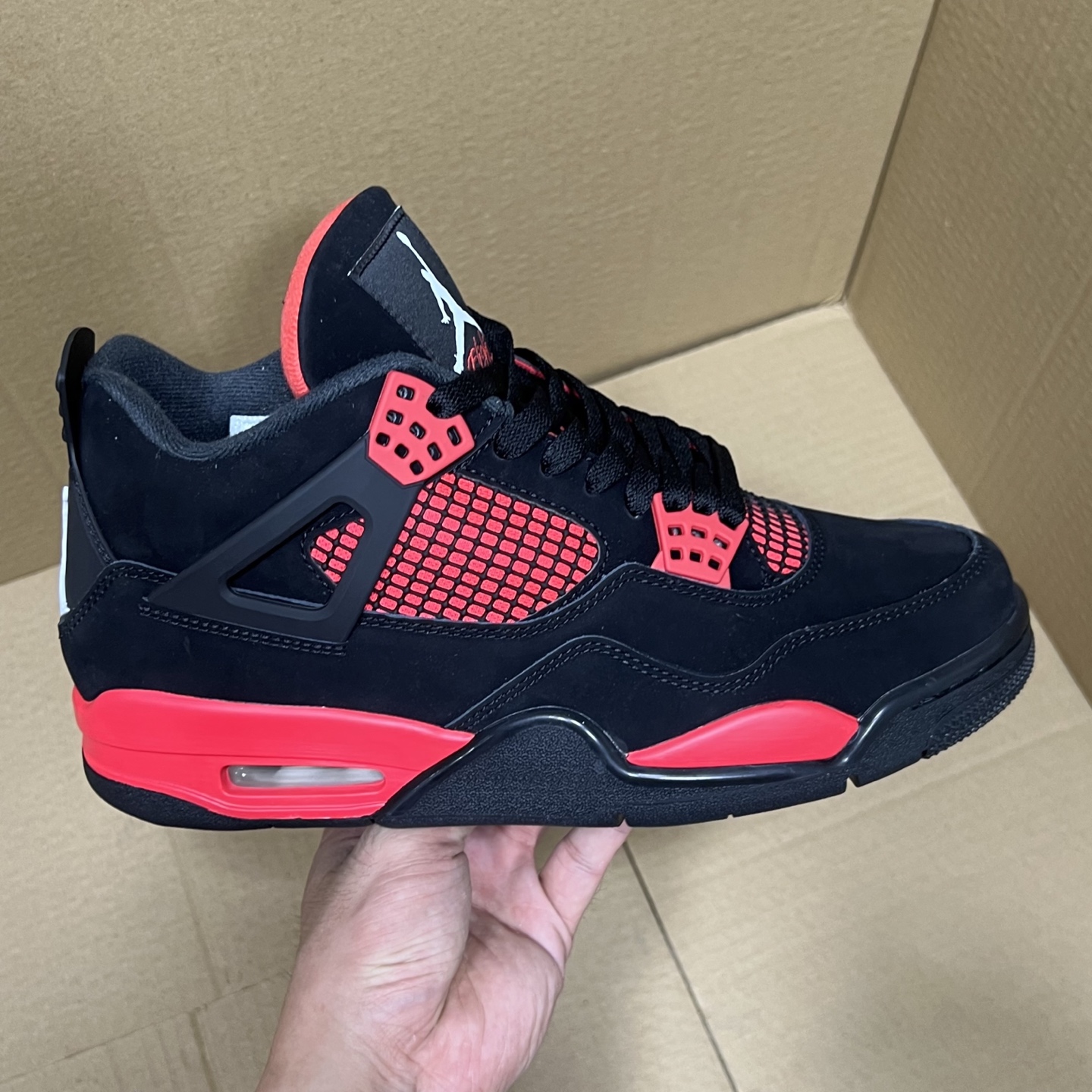 年度重磅福利！R1版AJ4系列特价！市场知名外贸R1版本！早期老的DT，懂的人都懂！品质 口碑一直在线！