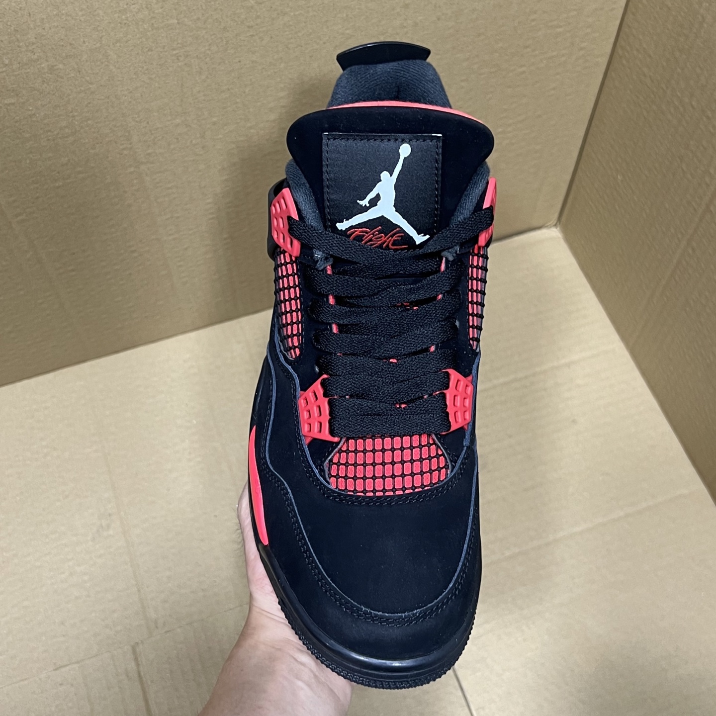 年度重磅福利！R1版AJ4系列特价！市场知名外贸R1版本！早期老的DT，懂的人都懂！品质 口碑一直在线！