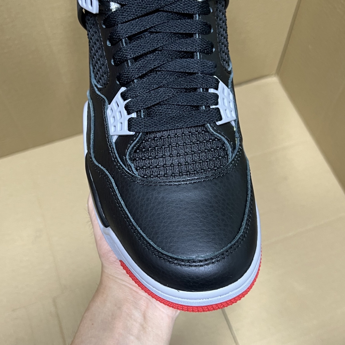 年度重磅福利！R1版AJ4系列特价！市场知名外贸R1版本！早期老的DT，懂的人都懂！品质 口碑一直在线！