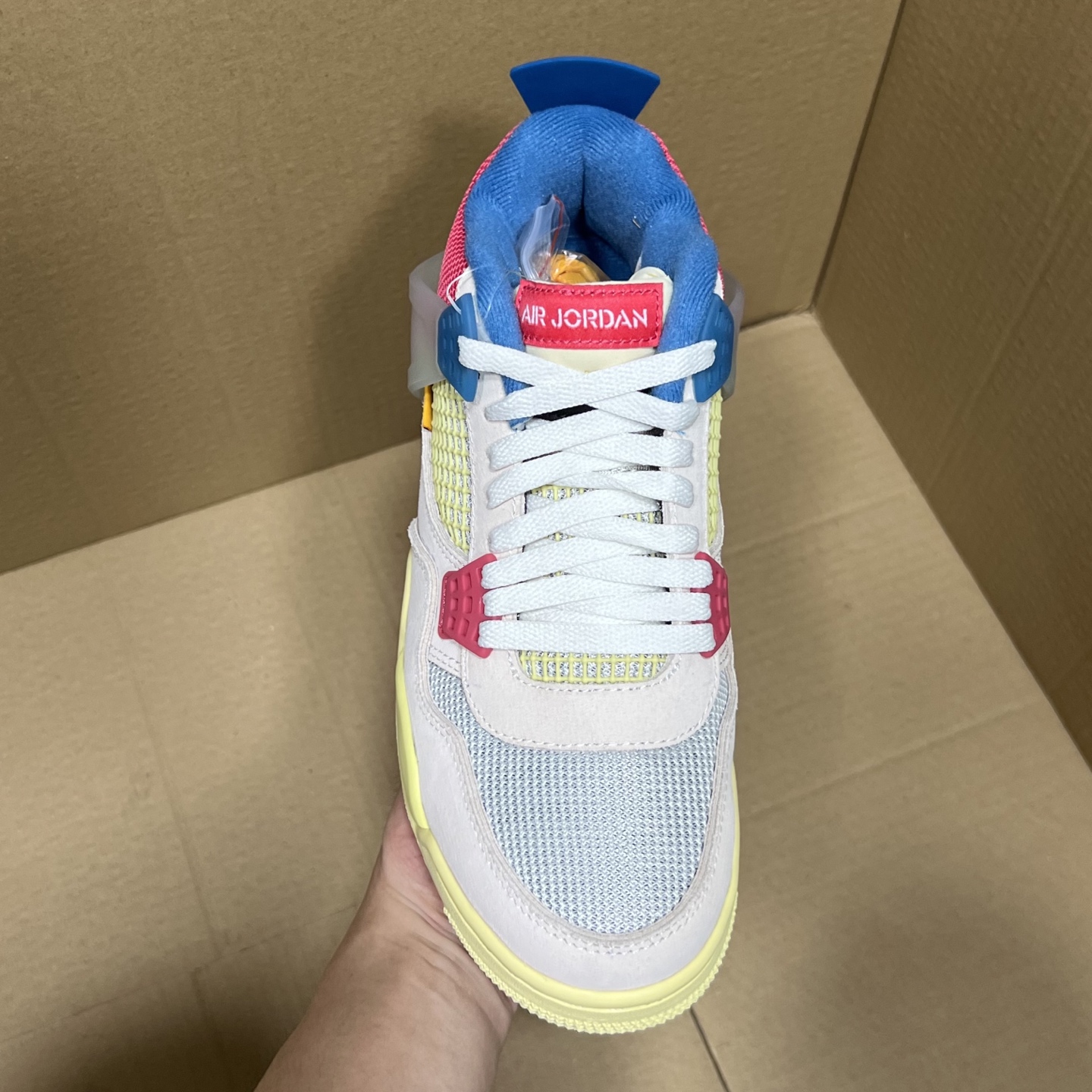 年度重磅福利！R1版AJ4系列特价！市场知名外贸R1版本！早期老的DT，懂的人都懂！品质 口碑一直在线！