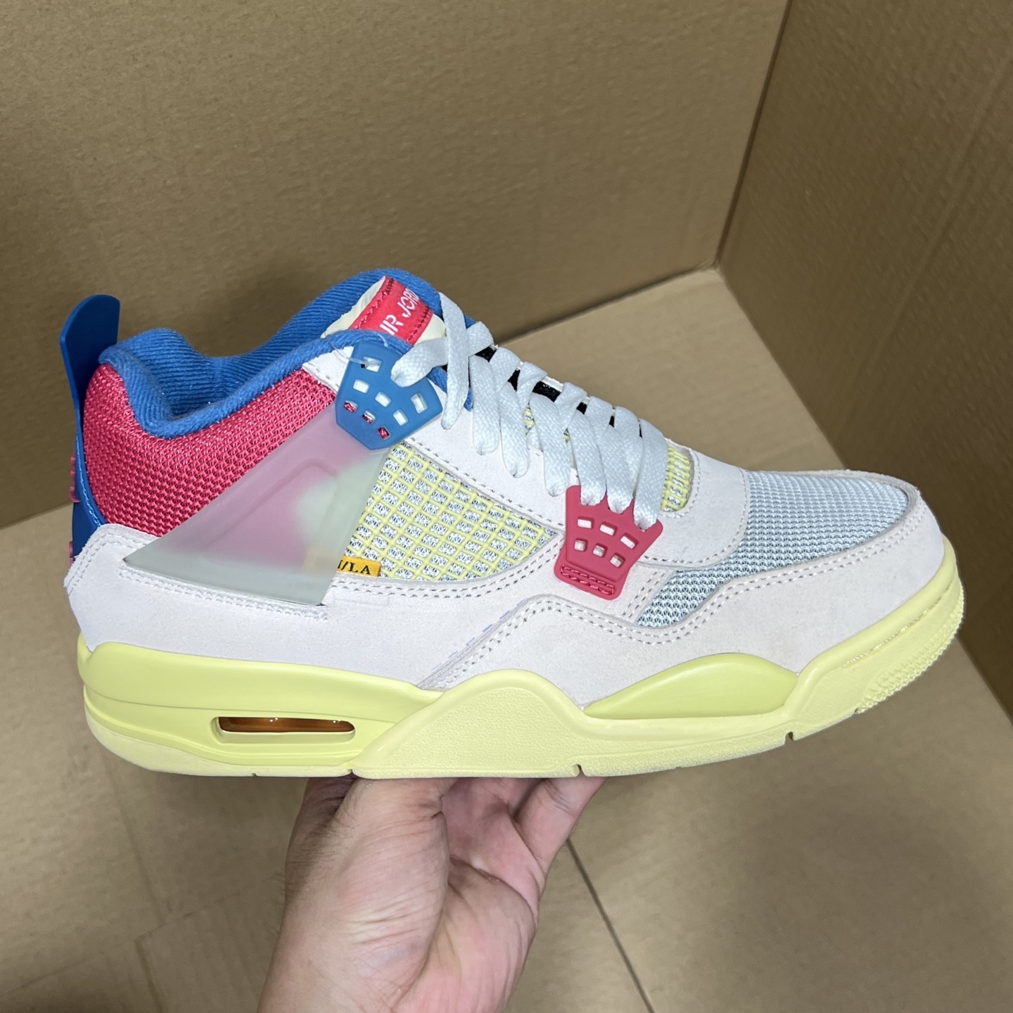 年度重磅福利！R1版AJ4系列特价！市场知名外贸R1版本！早期老的DT，懂的人都懂！品质 口碑一直在线！