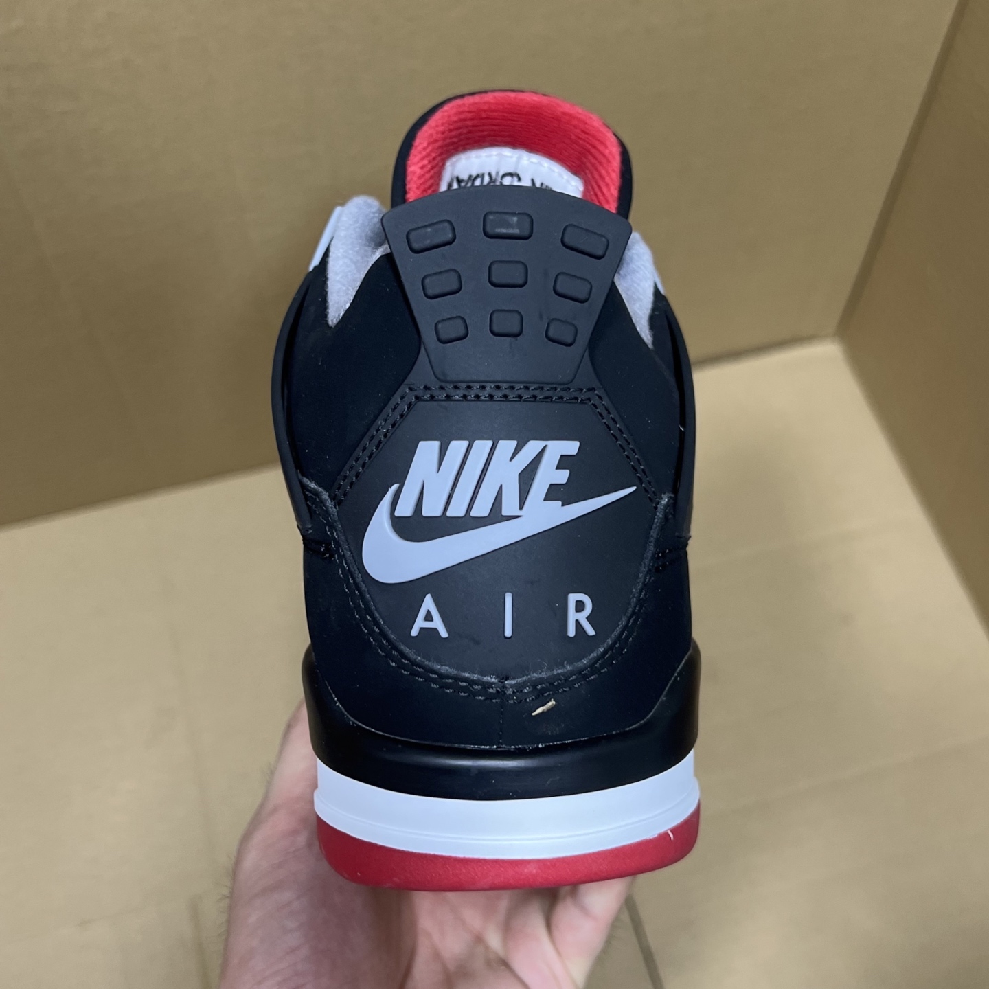 年度重磅福利！R1版AJ4系列特价！市场知名外贸R1版本！早期老的DT，懂的人都懂！品质 口碑一直在线！