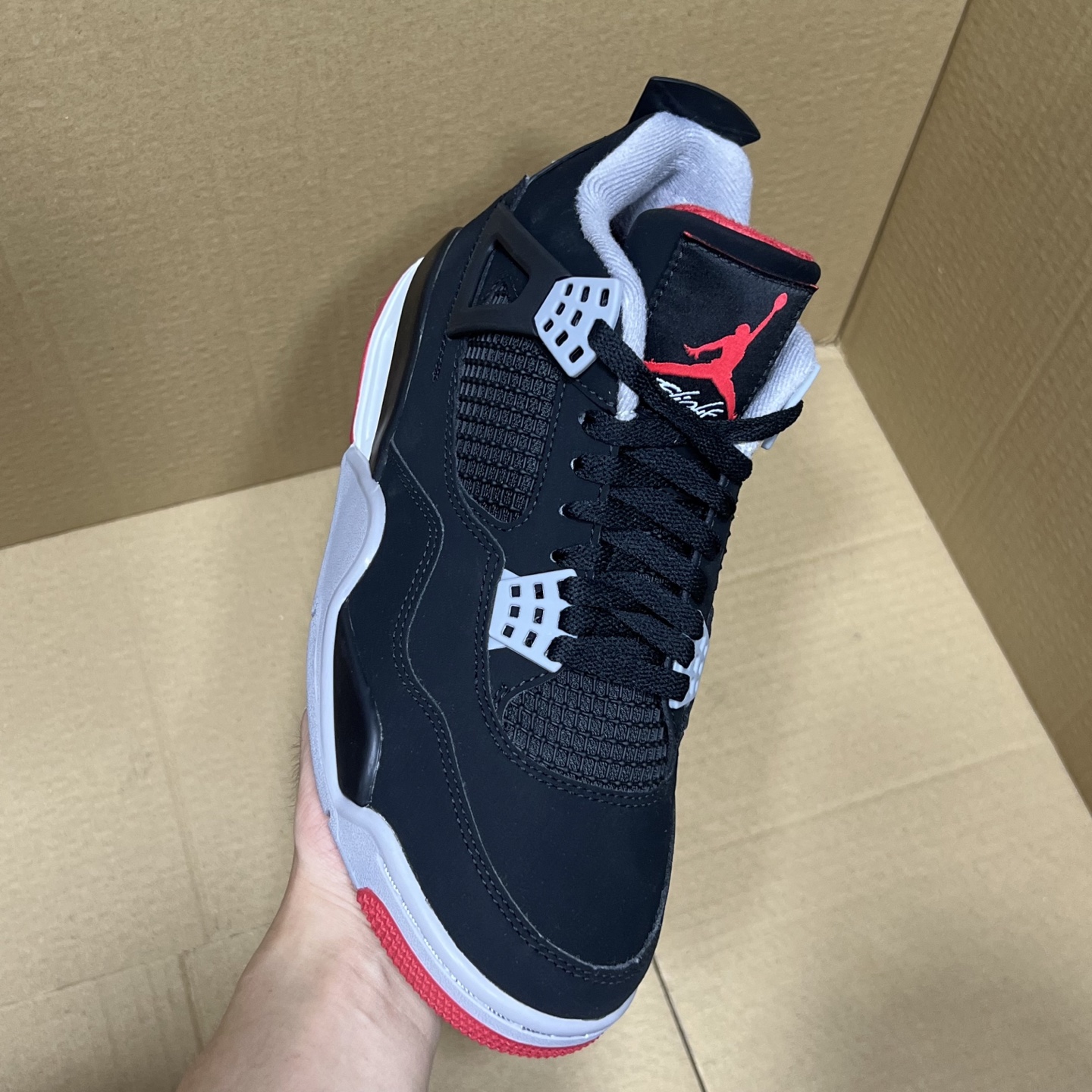 年度重磅福利！R1版AJ4系列特价！市场知名外贸R1版本！早期老的DT，懂的人都懂！品质 口碑一直在线！