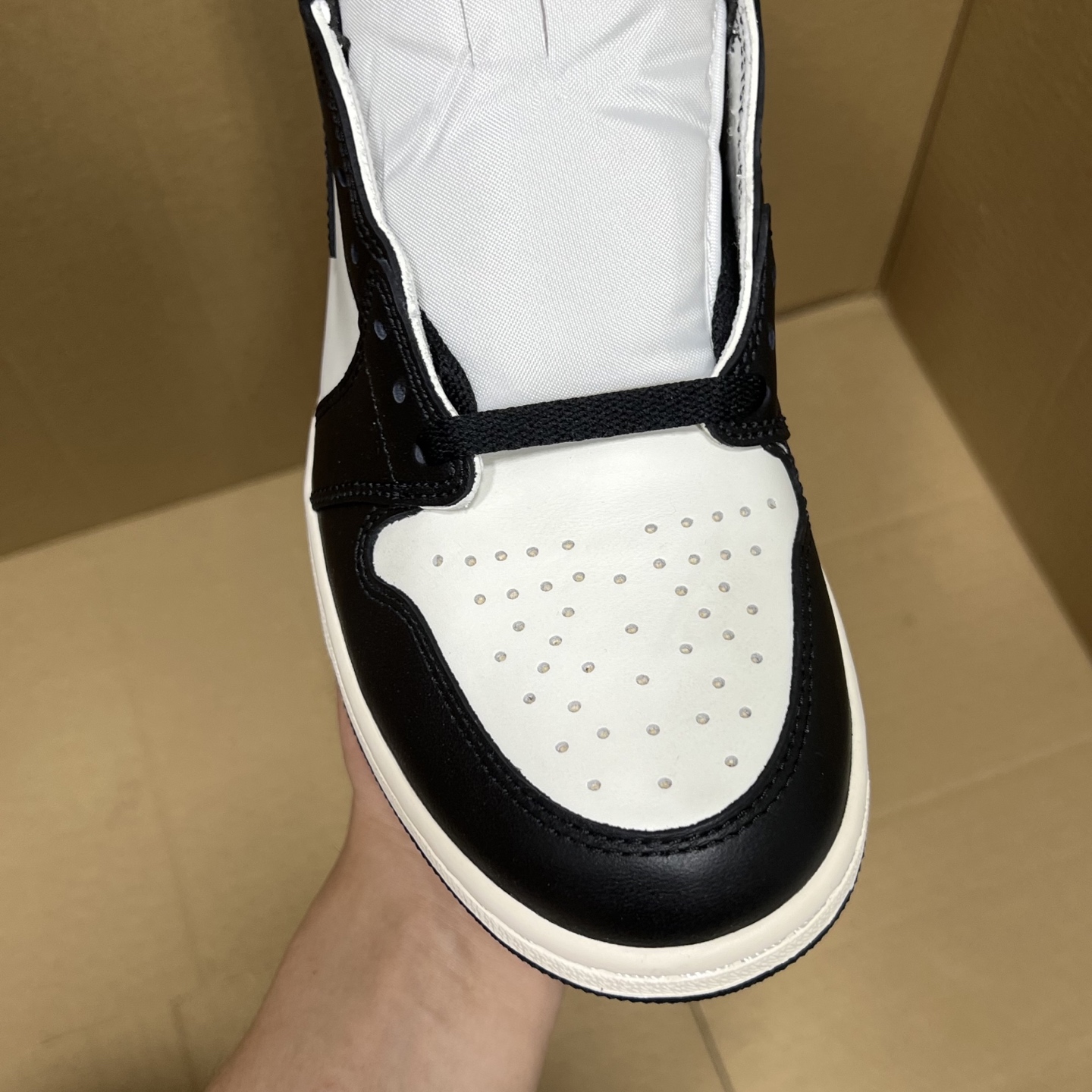 年度重磅福利！R1版AJ1高帮摩卡特价！市场知名外贸R1版！早期老的DT，懂的人都懂！品质 口碑一直在线