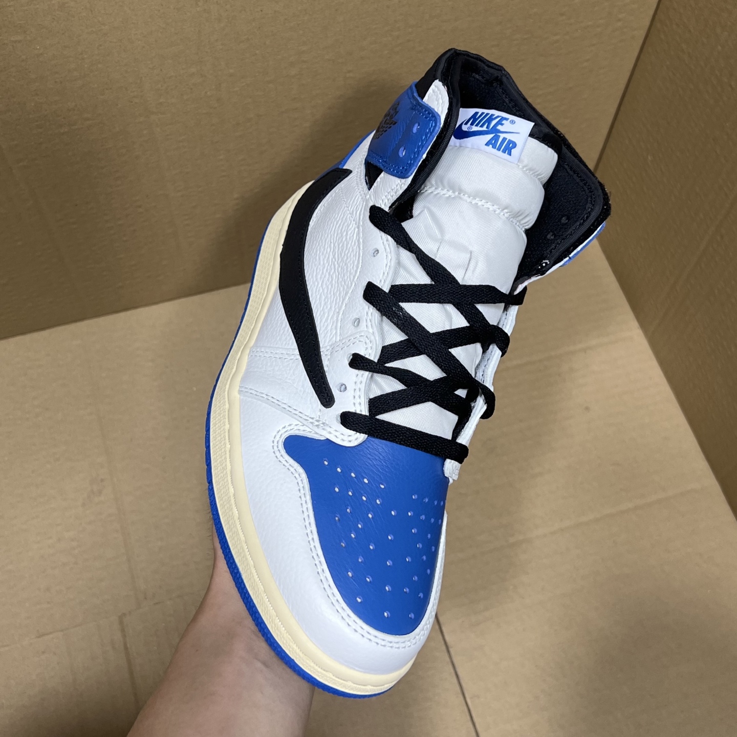 年度重磅福利！R1版AJ1倒勾高帮特价！市场知名外贸R1版本！早期老的DT，懂的人都懂！品质 口碑一直在