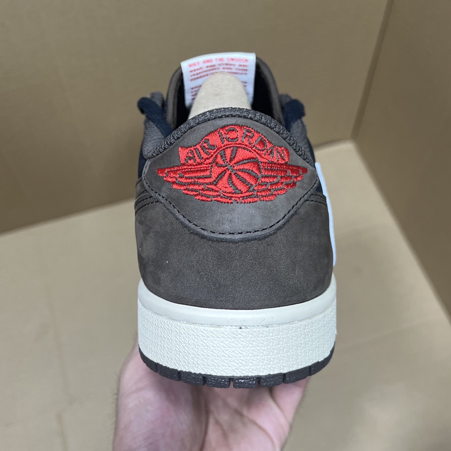 年度重磅福利！R1版AJ1倒勾低帮系列特价！市场知名外贸R1版本！早期老的DT，懂的人都懂！品质 口碑一