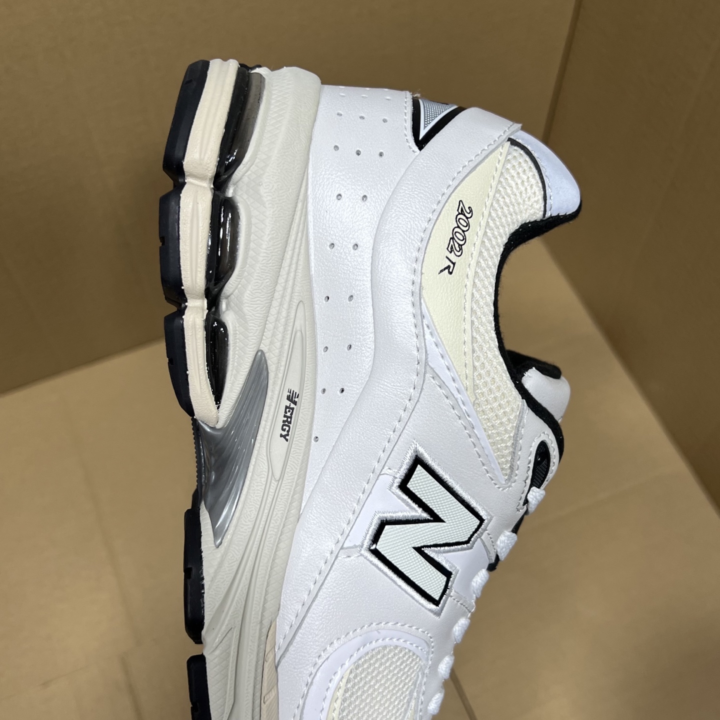 米白色 ML2002RQ 纯原NB2002特价！尺码36-47.5，全码输出！年度重磅纯原福利！之前卖多