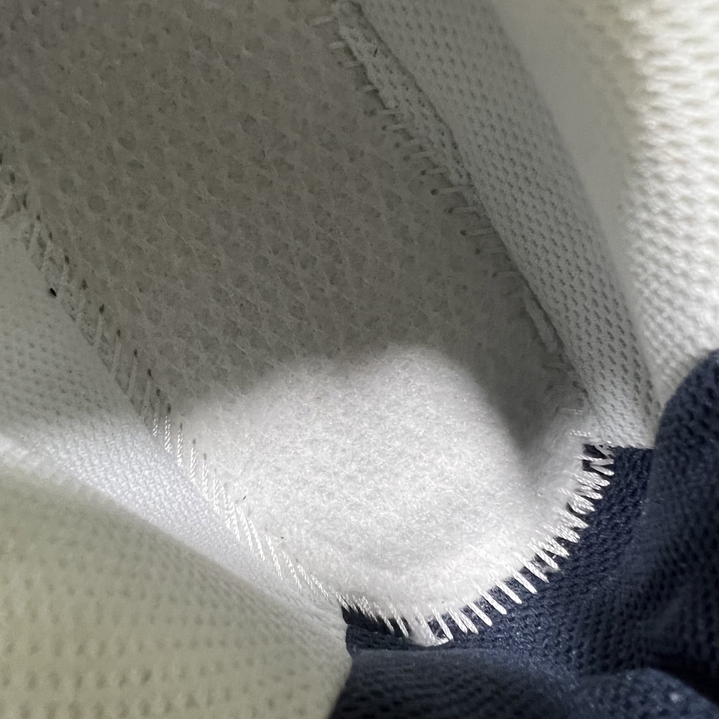 特价💰100
 外贸版NB530四色特价！
尺码：35-45无半码！
外贸客户首选版本，品质价格都市场所不能比的！无忧售后，放心买卖！