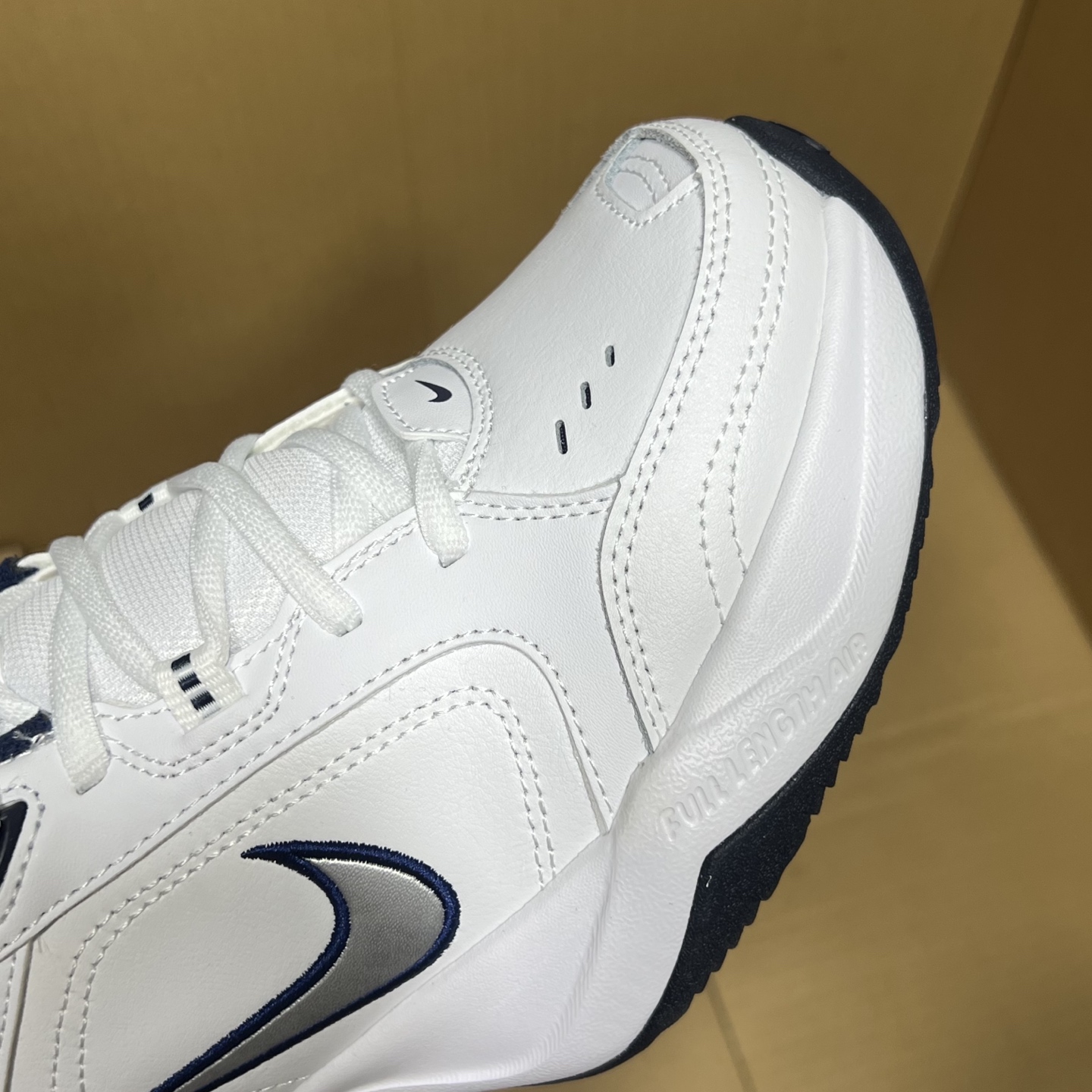 特价💰99‼️ 奥莱版M2K福利特价！ 尺码40 40.5 41 42，白菜价体验正品！ 奥莱直播冲正卖的产品 品质不多说！售前售后 包到底！嘎嘎放心冲！干就完了！