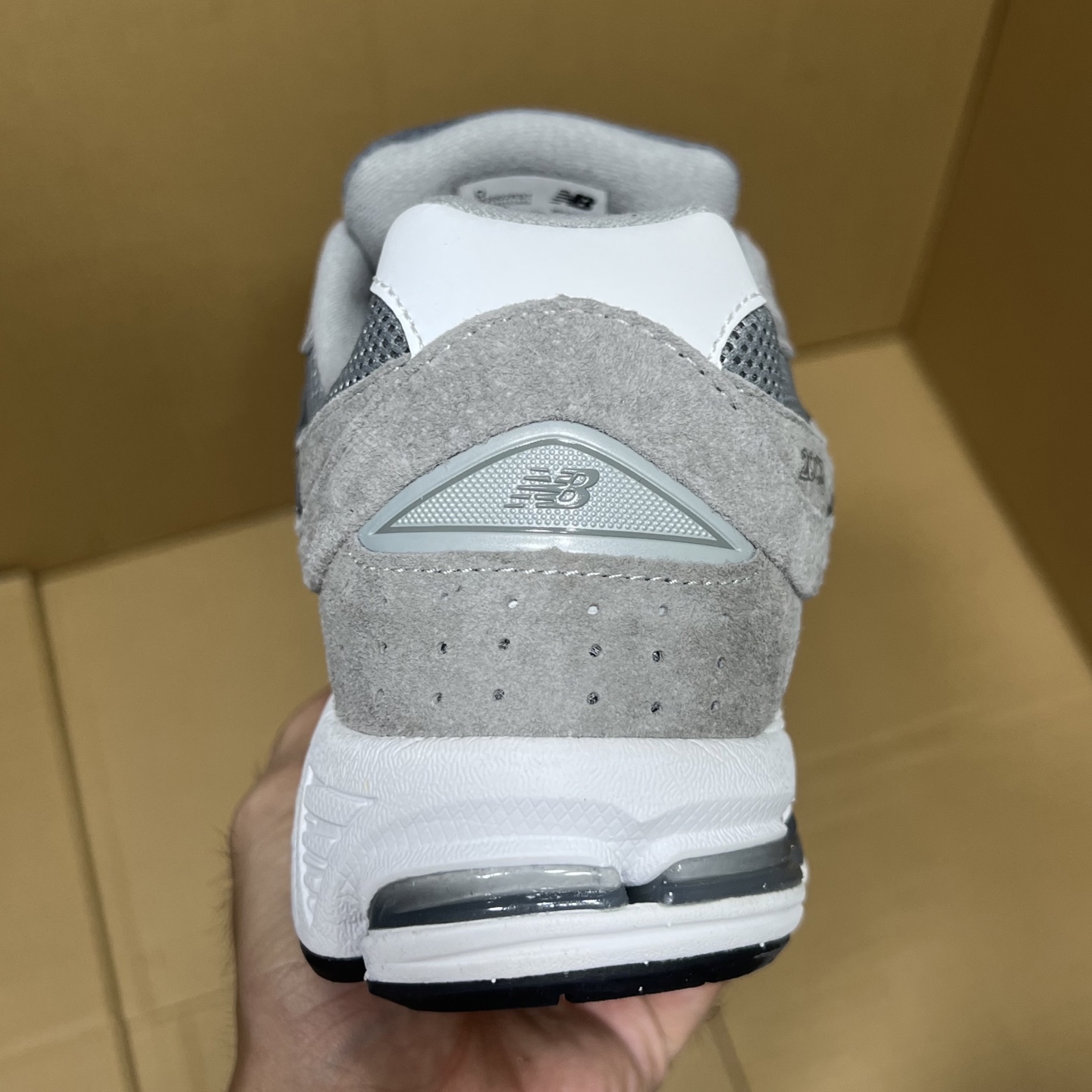 浅灰色M2002RST 纯原NB2002特价！尺码36-47.5，全码输出！年度重磅纯原福利！之前卖多少