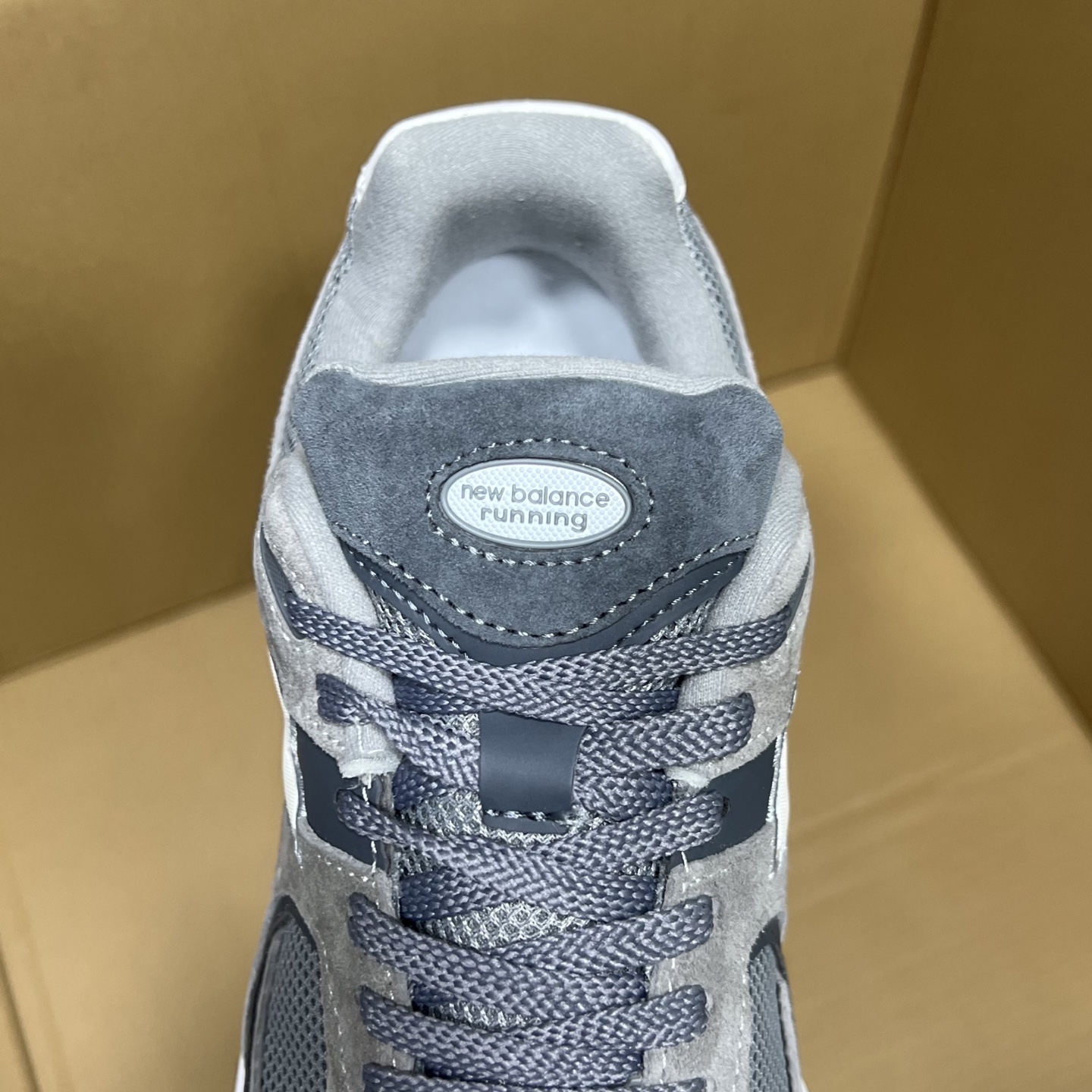 浅灰色M2002RST 纯原NB2002特价！尺码36-47.5，全码输出！年度重磅纯原福利！之前卖多少