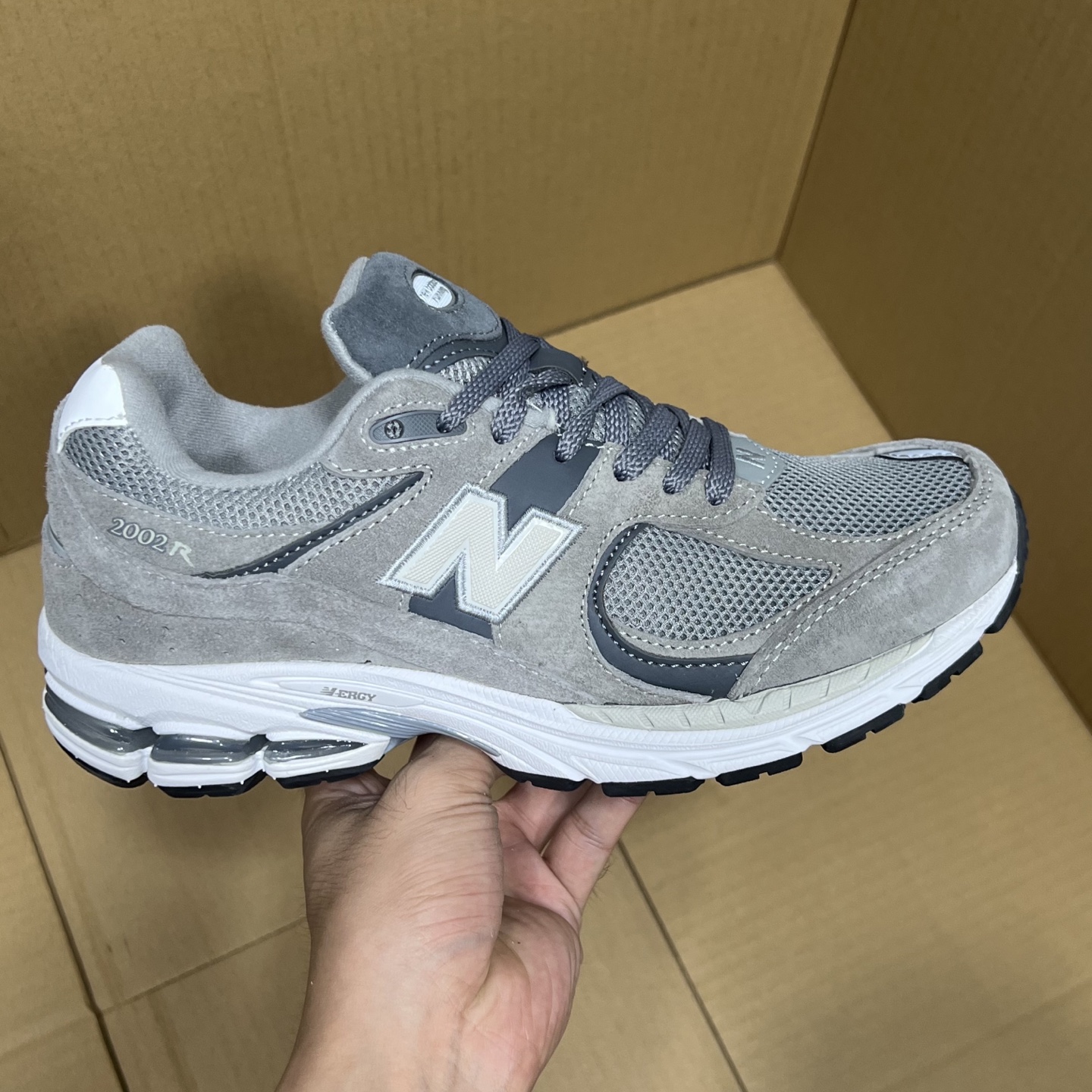 浅灰色M2002RST 纯原NB2002特价！尺码36-47.5，全码输出！年度重磅纯原福利！之前卖多少