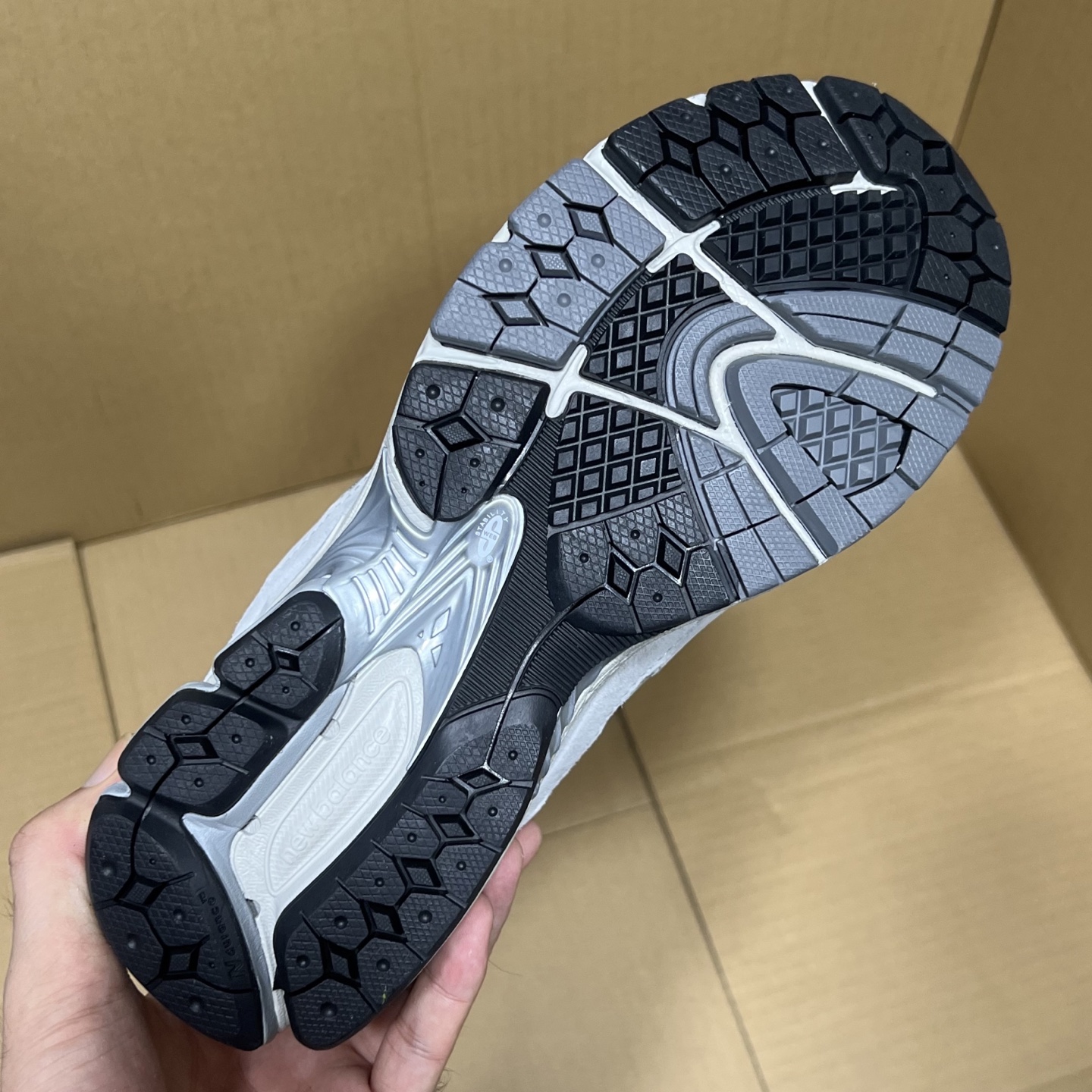 云雾灰色ML2002RO 纯原NB2002特价！尺码36-47.5，全码输出！年度重磅纯原福利！之前卖多