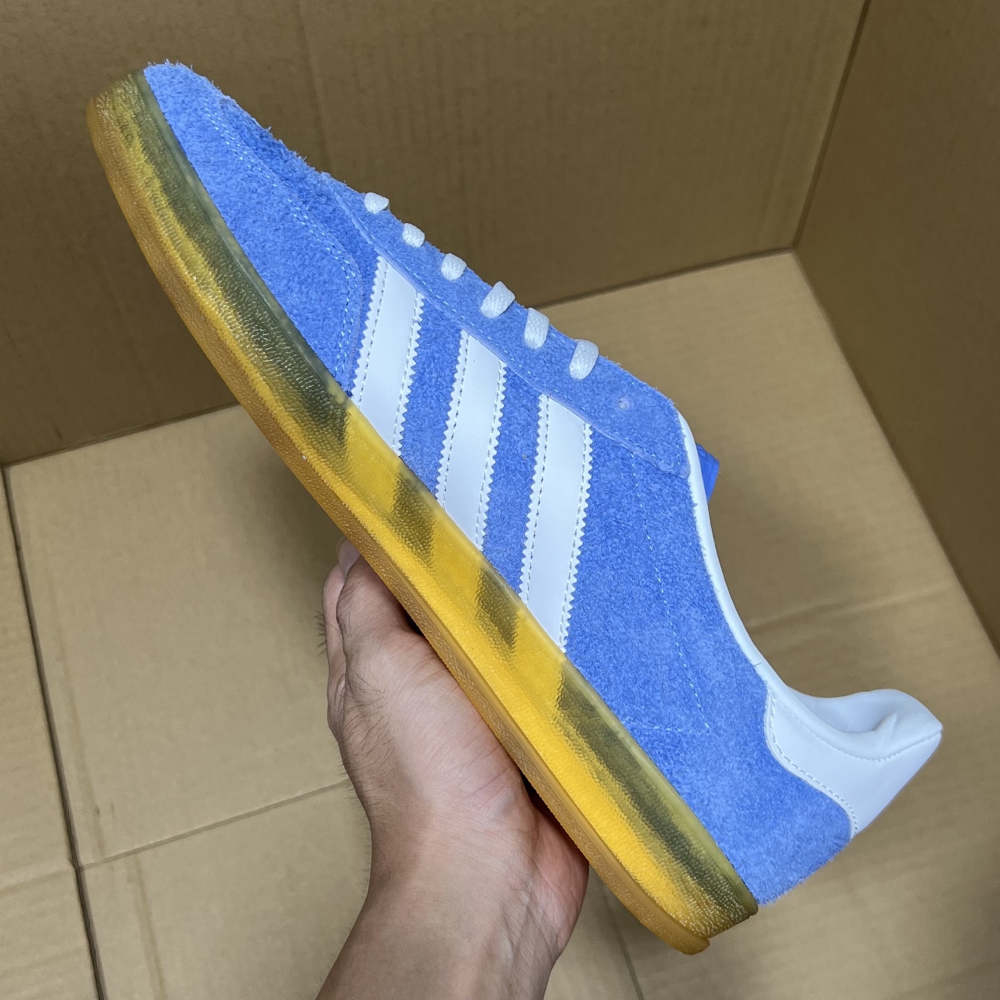 特价💰115  双十二冲刺！价格下调！
VT版桑巴德训特价！
尺码：36-45，全码输出！
外贸滞留订单 经典热门款福利！品质如图所示，白菜价亏本清仓！