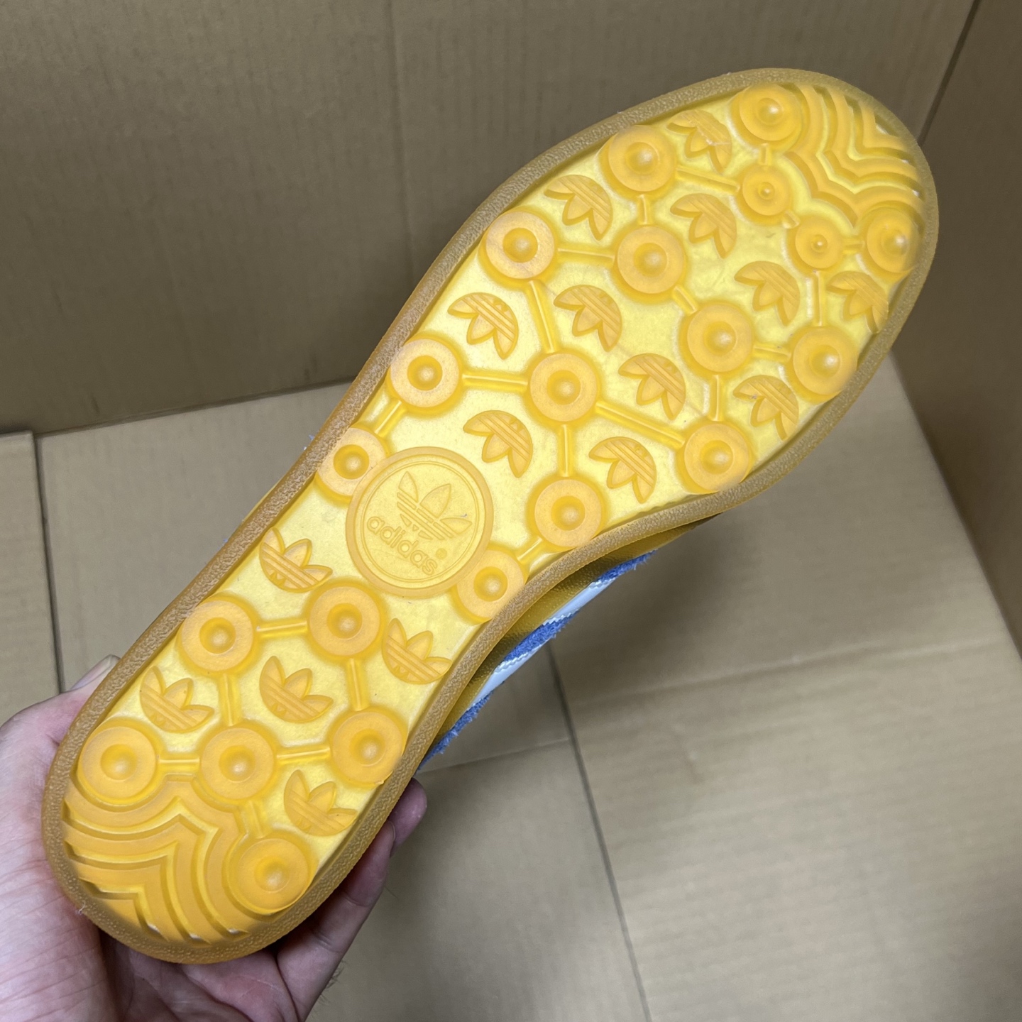 特价💰115  双十二冲刺！价格下调！
VT版桑巴德训特价！
尺码：36-45，全码输出！
外贸滞留订单 经典热门款福利！品质如图所示，白菜价亏本清仓！