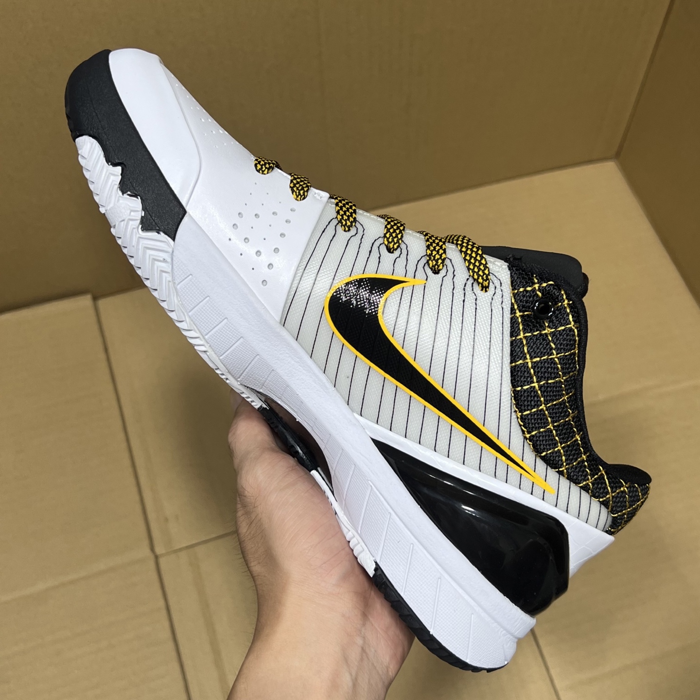 特价福利！科比4系列！AV6339-101尺码40-48.5全码输出！原OG版本，重新上线！科比系列天花