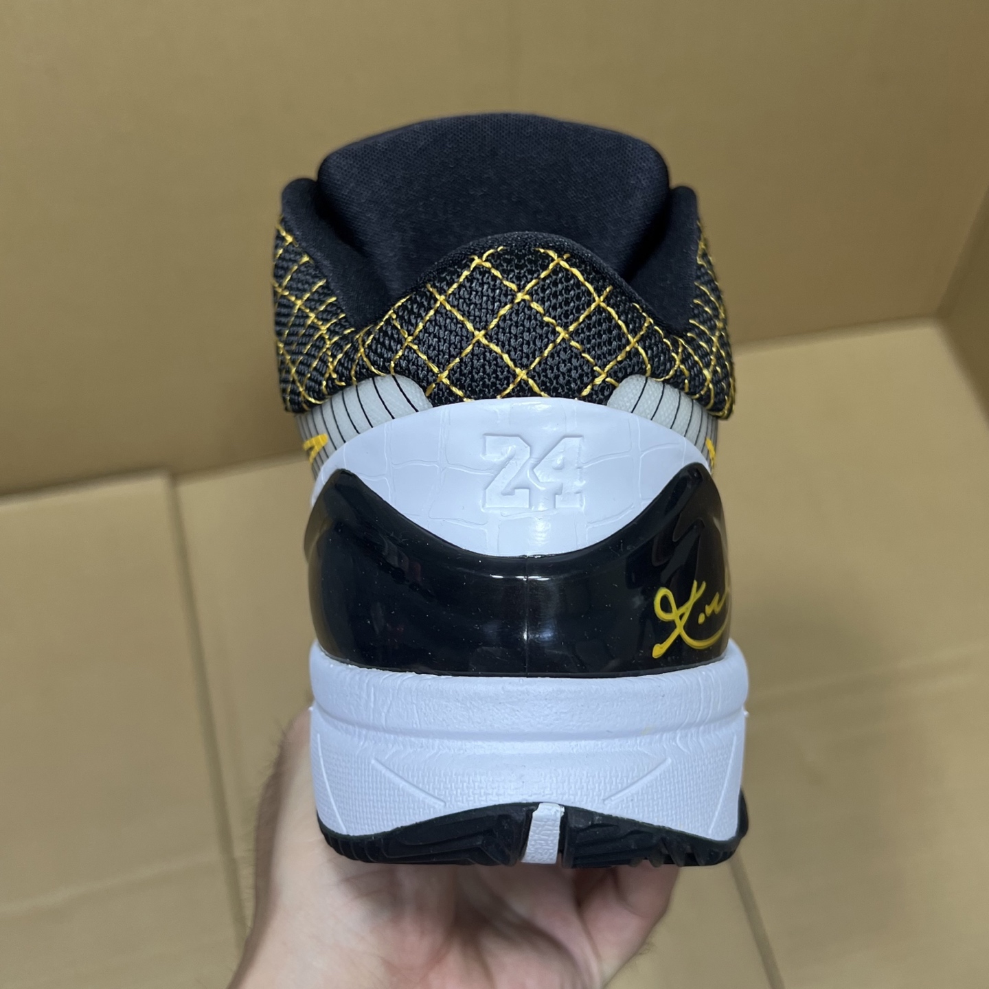 特价福利！科比4系列！AV6339-101尺码40-48.5全码输出！原OG版本，重新上线！科比系列天花