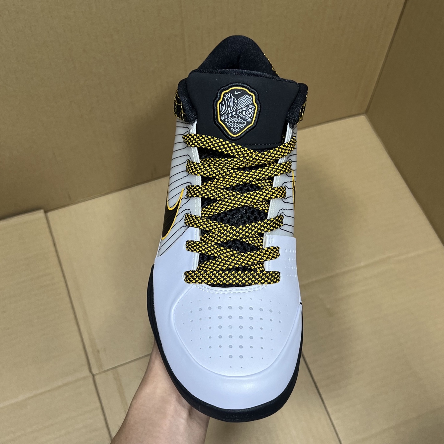 特价福利！科比4系列！AV6339-101尺码40-48.5全码输出！原OG版本，重新上线！科比系列天花