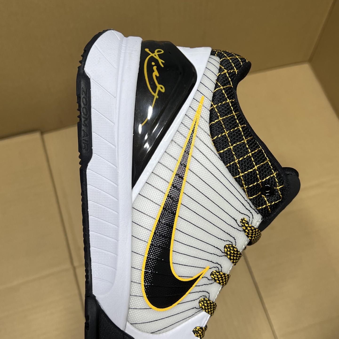 特价福利！科比4系列！AV6339-101尺码40-48.5全码输出！原OG版本，重新上线！科比系列天花