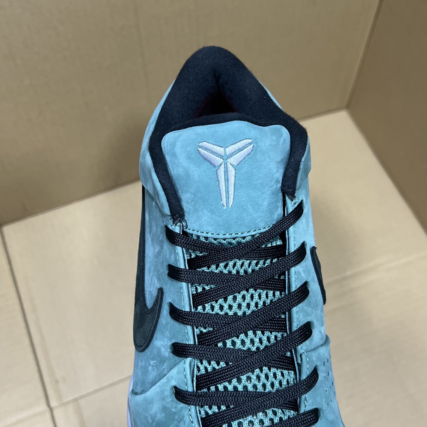 特价福利科比系 fq3545-300尺码40-48.5全码输出！原OG版本，重新上线！科比系列天花板产品