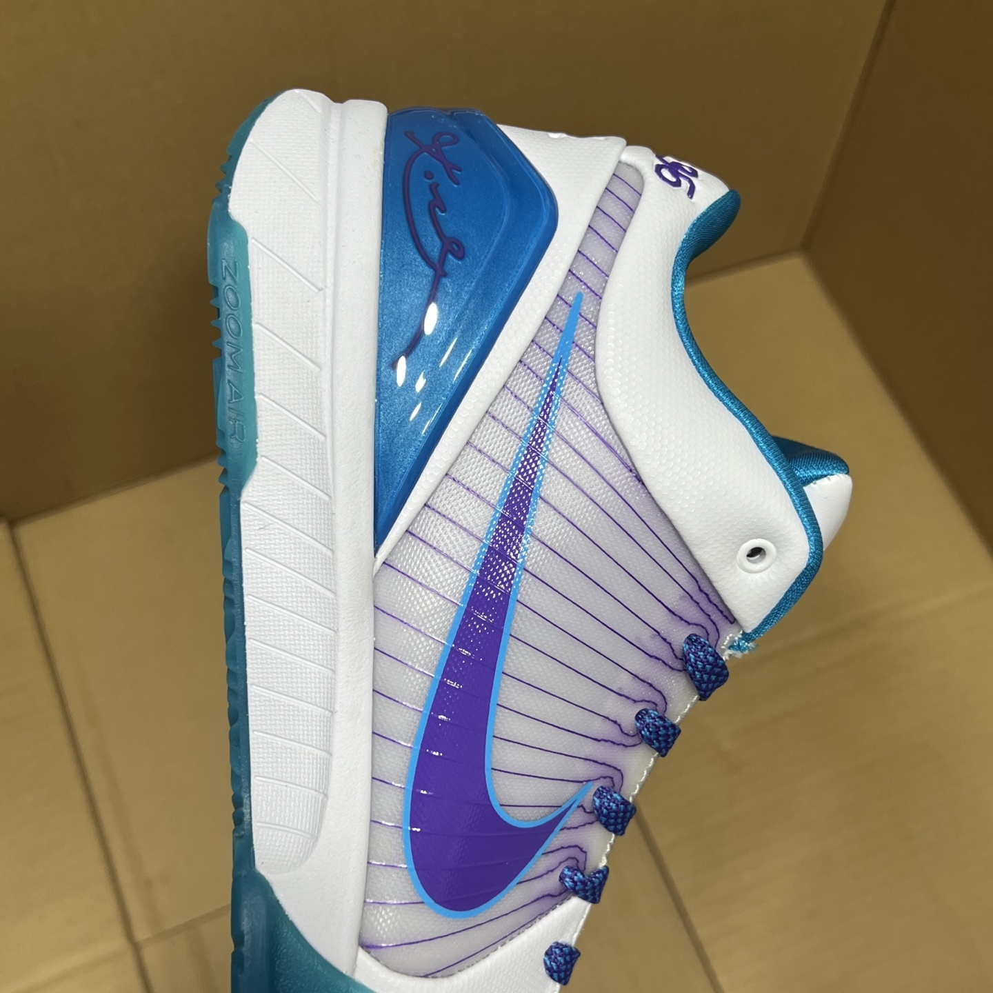 特价福利！科比4系列！av6339-100尺码40-48.5全码输出！原OG版本，重新上线！科比系列天花