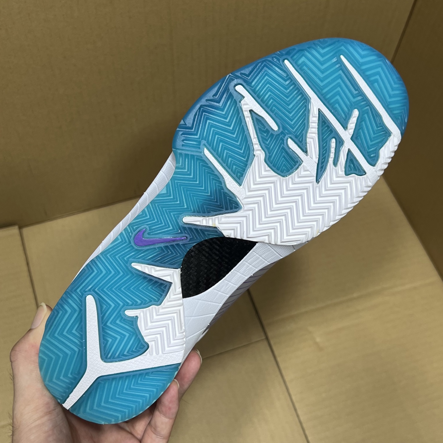 特价福利！科比4系列！av6339-100尺码40-48.5全码输出！原OG版本，重新上线！科比系列天花