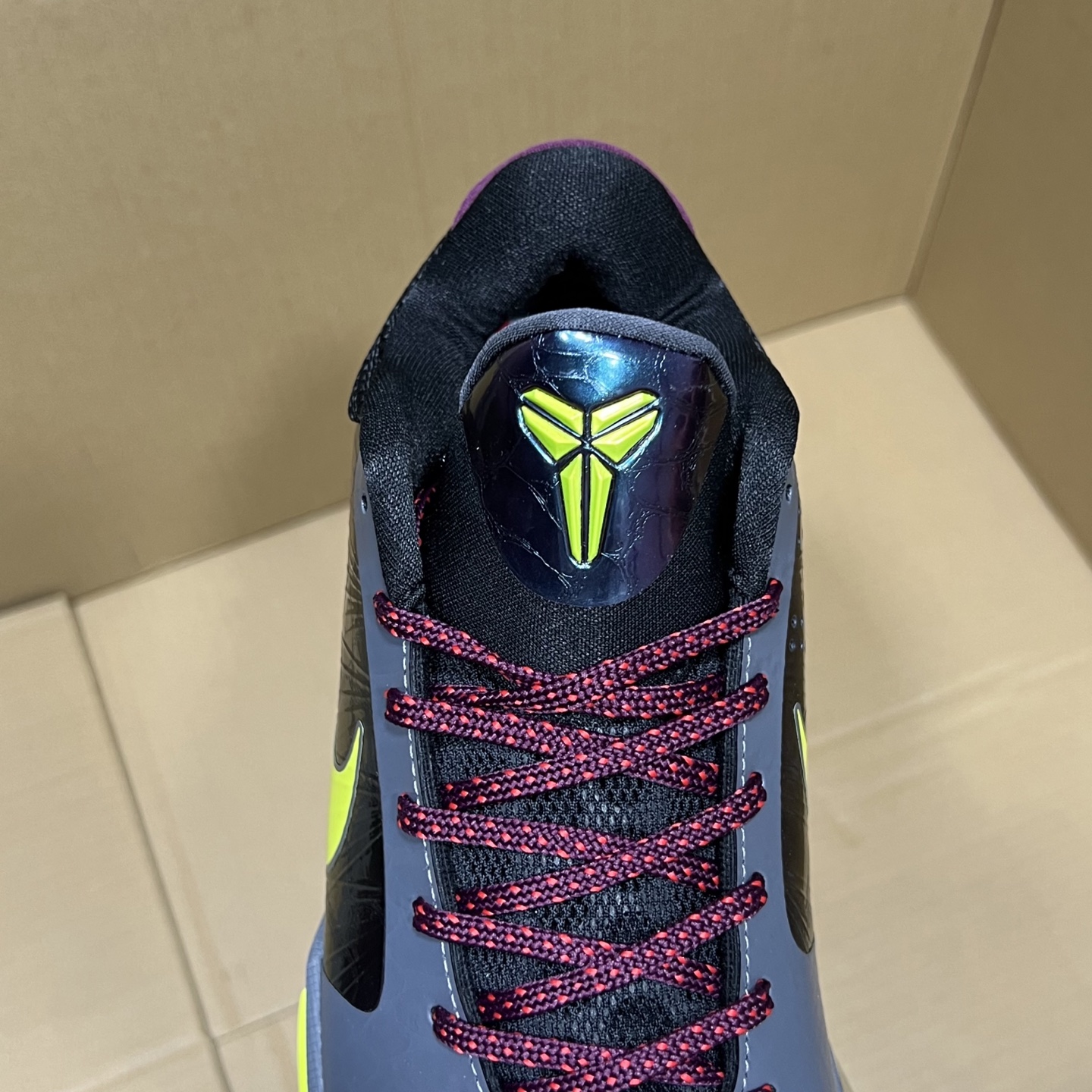 特价福利科比系列特价！CD4991-001尺码40-48.5全码输出！原OG版本，重新上线！科比系列天花