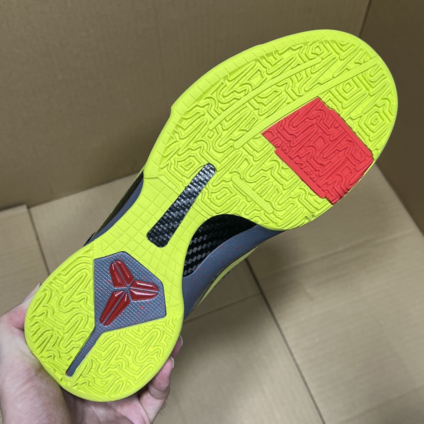 特价福利科比系列特价！CD4991-001尺码40-48.5全码输出！原OG版本，重新上线！科比系列天花