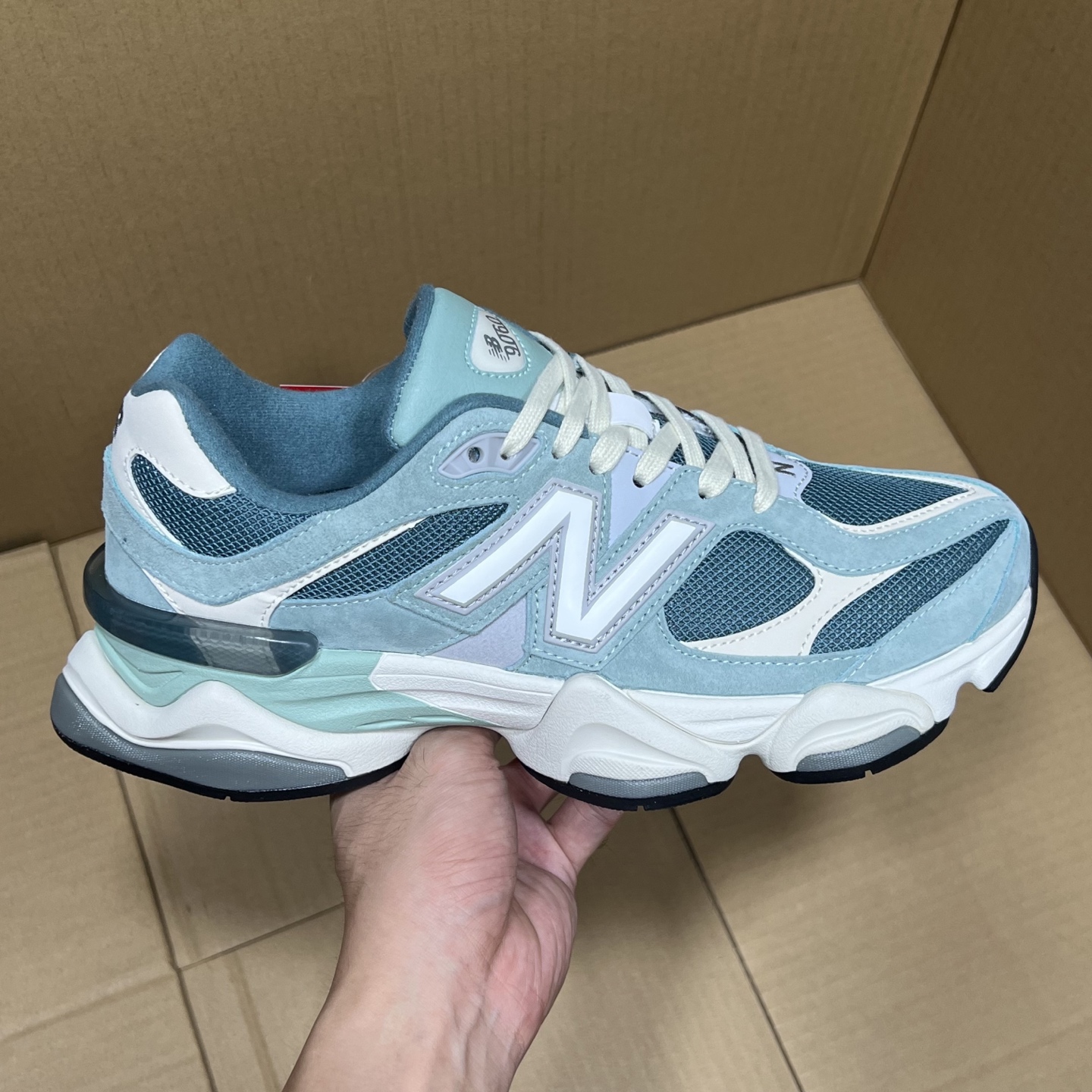 双十二福利开启! 绿X版NB9060特价系列! 稳定输出! 真正的纯原品质!卖过的都知道原来什么价格!品质 细节 做工也是无可挑剔!绝对的好货福利! 编码AB325869