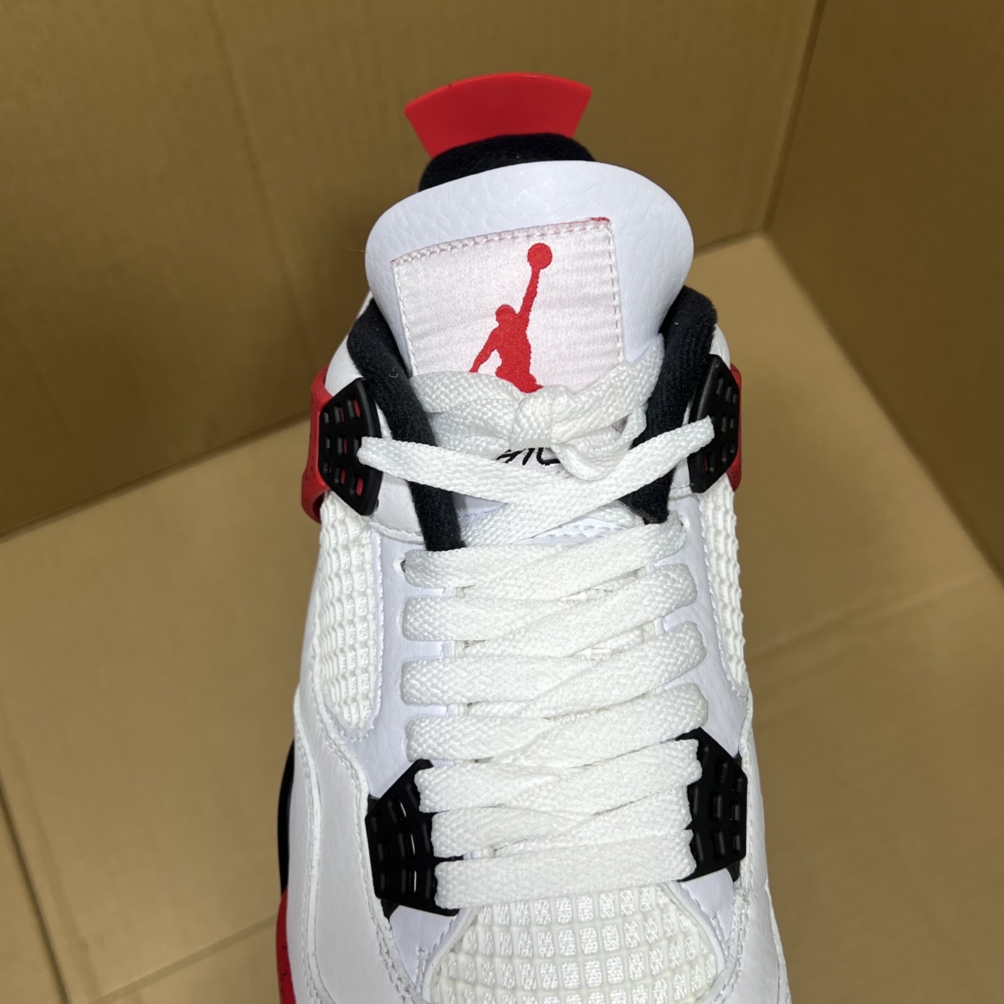 福利价格下调！
GX顶级AJ4系列特价！
尺码40-47.5，全码输出！
市场顶级大厂出品！原来什么价格大家都知道，品质是最顶级的，现在白菜价冲了！
编码AB215836！