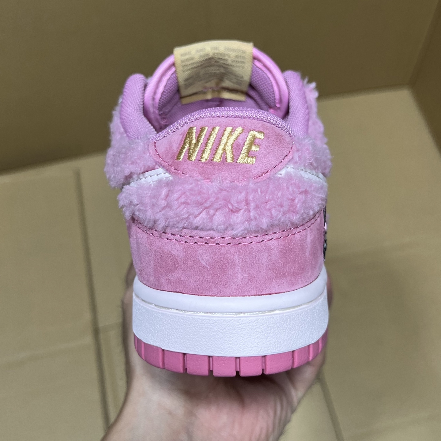 福利特价 独家定制dunk拉布布联名！ 尺码：36-45，全码出货！ 纯原版本，独家定制配色！目前在售最强版本！品质 细