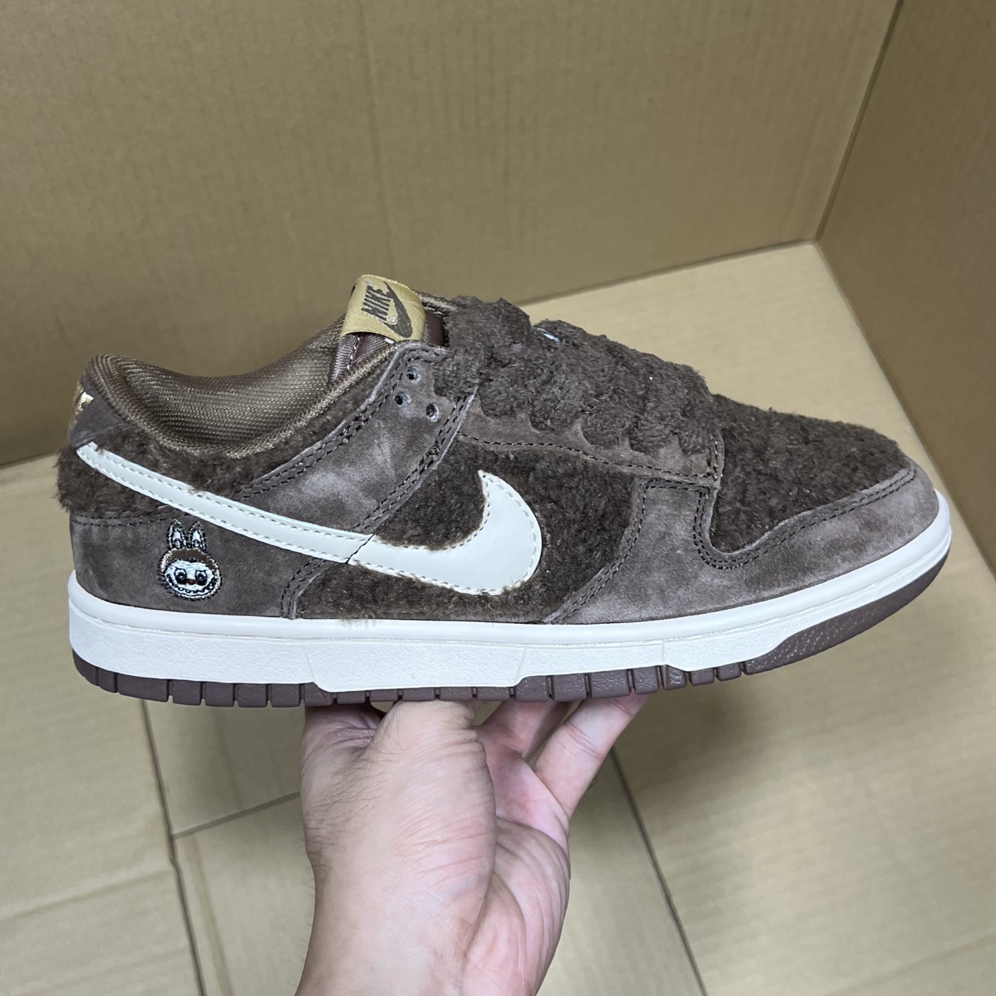 福利特价 独家定制dunk拉布布联名！ 尺码：36-45，全码出货！ 纯原版本，独家定制配色！目前在售最强版本！品质 细