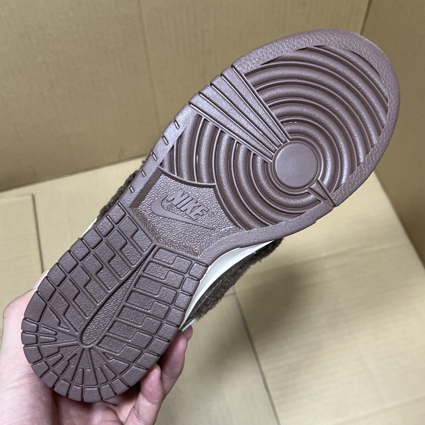福利特价 独家定制dunk拉布布联名！ 尺码：36-45，全码出货！ 纯原版本，独家定制配色！目前在售最强版本！品质 细