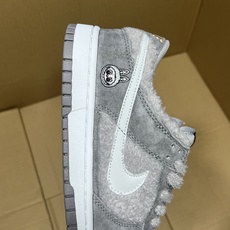 福利特价 独家定制dunk拉布布联名! Nike Dunk By POP MART LABUBU 尺码:36-45,全码 福利特价 独家定制dunk拉布布联名! Nike Dunk By POP MART LABUBU 尺码:36-45,全码