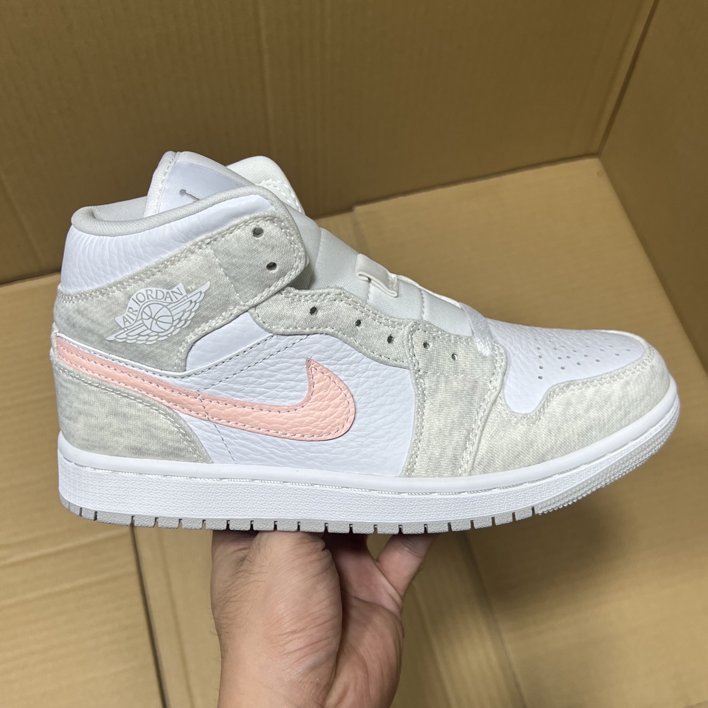 DT过验版 福利特价✈️ 开始开仓接单‼️DT过验版AJ1Mid中帮市售最强中帮 天花板品质！市面唯一正