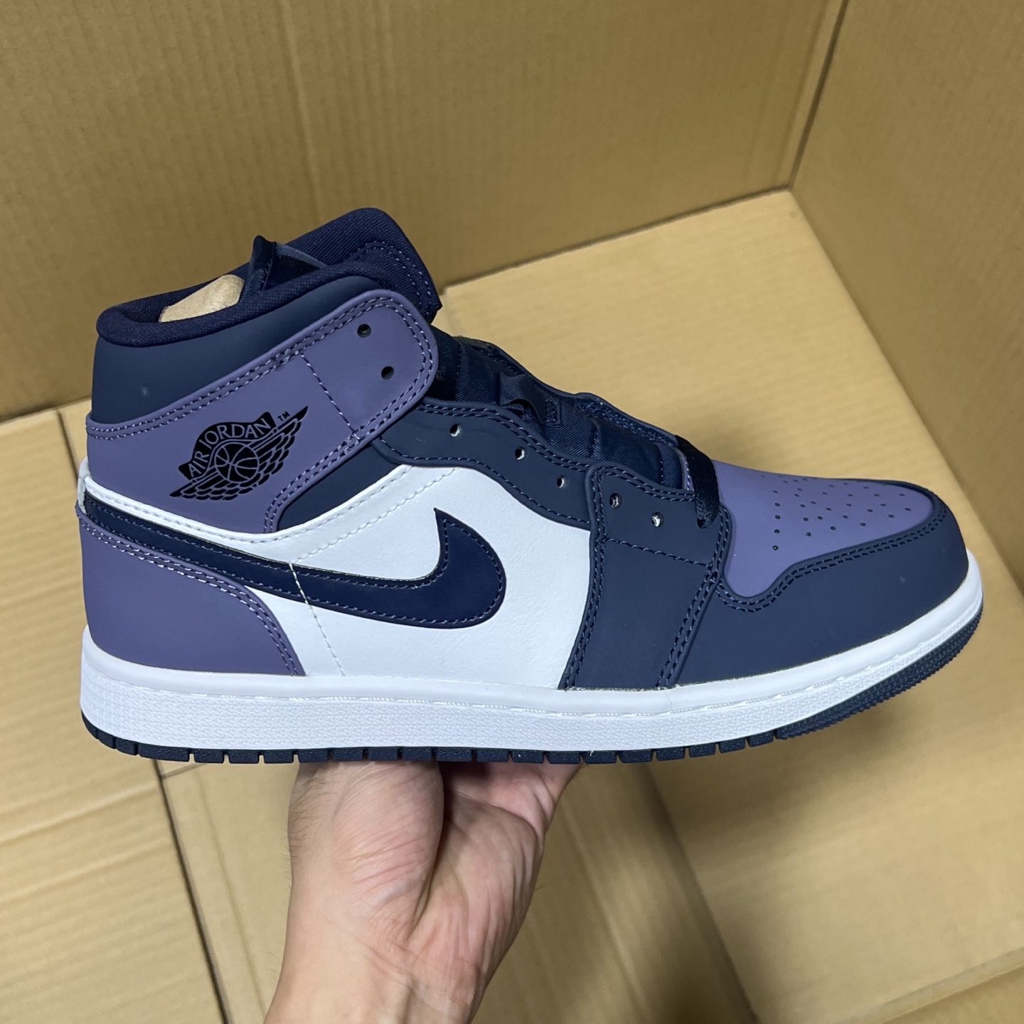 DT过验版 福利特价✈️ 开始开仓接单‼️DT过验版AJ1Mid中帮市售最强中帮 天花板品质！市面唯一正