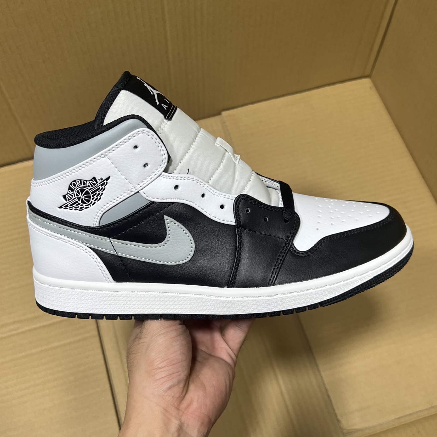 DT过验版 福利特价✈️ 开始开仓接单‼️DT过验版AJ1Mid中帮市售最强中帮 天花板品质！市面唯一正